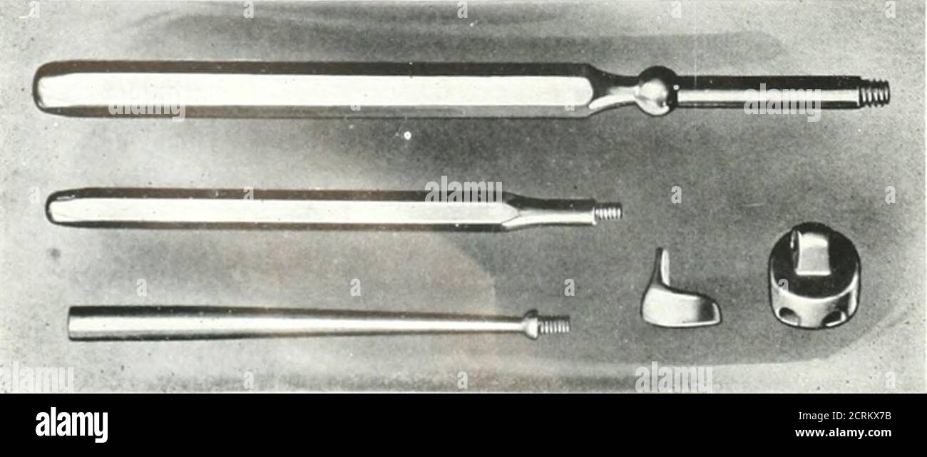 . Archive der Physikalischen Medizin und Rehabilitation . Wig. 4 (Abb. I.) Die Oberfläche des appli- yiTig P.-Kators besteht aus Blech-Monel-Metall nur 0.1 mm. In der Dicke, beneath, die erst vor kurzem entwickelt worden ist- das Radium ist gleichmäßig verteilt in ihren Laboratorien verwendet ein uted. Die Rückseite des Applikators ist extrem dünne Schicht aus Metall, dick genug, um praktisch alle Radium absorbieren. Der gesamte Applikator ist aus der Beta-Strahlung, wodurch die Bereitstellung aus einer nicht-korrosiven Legierung, genannt Monel Metall, und es kann erreicht werden kann, whi Schutz in dieser Richtung Seiten des Stockfoto