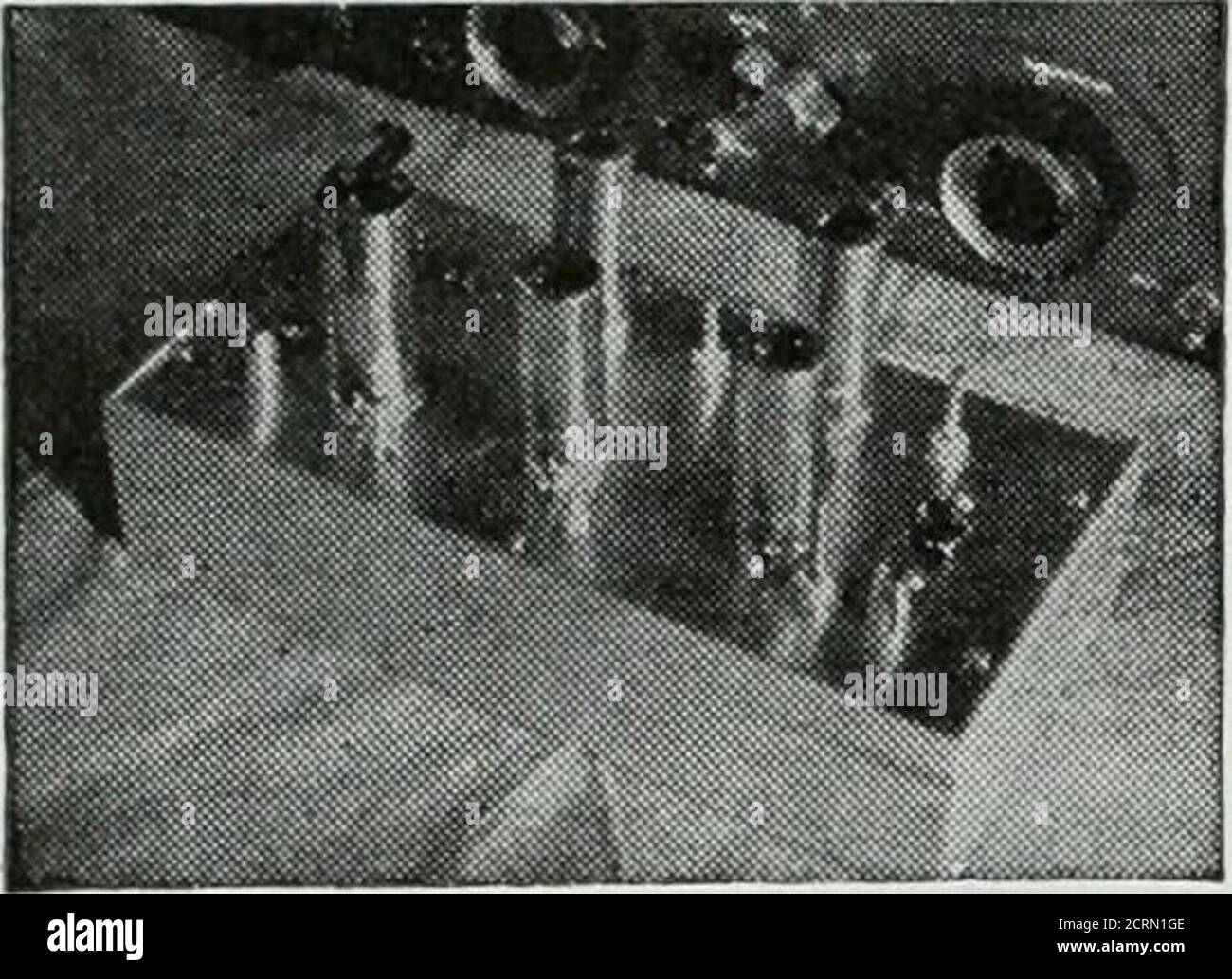 . QST. K VAARO PEITSCHENKLAMMER - Securelyfastet auf Dach Wasser-Ablauf von jedem Fahrzeug ohne Beschädigung zu beenden. Befestigt whipsicher bis zum Autodach Ebene fürLagerung, niedrige Waldflächen, etc. Solidbrass, verchromt. 1.79 € A-2 DAVIS ELECTRONICS VAARO ELECTRONICS DIVISION VAARO DIV., DAVIS ELECTRONICS BOX 1247, Burbank, CaliforniaSIRS: RUSH INFORMATION TO ME AS CHECKEDn Send CATALOG INFORMATION and DATA on VAARO MOBILE ANTENNA EQUIPMENT.D Send Address of NEAREST AMATEUR JOBBER. Name Street   Stadt .State, P.O. BOX 1247 BURBANK, CALIFORNIA 135 CASCODE CRYSTALCONTROLLED KONVERTER für Stockfoto