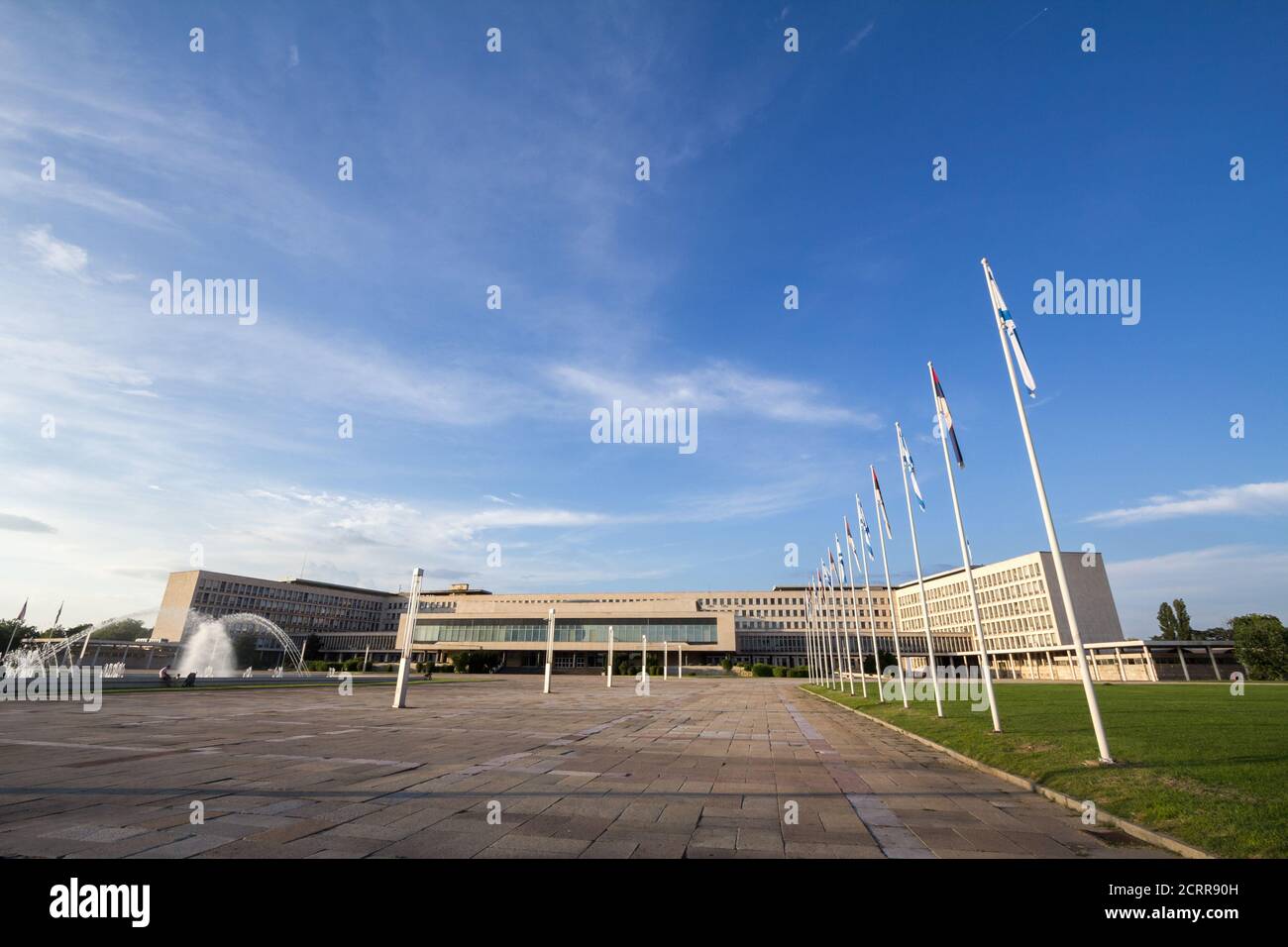 BELGRAD, SERBIEN - JULI 26 2018: Panorama des SIV-Gebäudes, auch bekannt als Palata Srbija, oder Palast von Serbien. Es ist das Hauptquartier der serbischen Regierung Stockfoto
