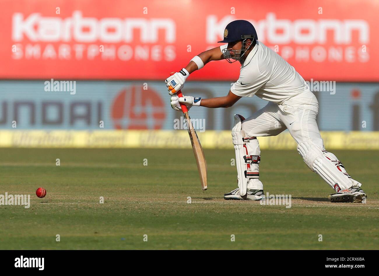 Cricket Indien Gegen England First Test Cricket Spiel Saurashtra Cricket Association Stadium Rajkot Indien 10 11 16 Indiens Gautam Gambhir Spielt Einen Schuss Reuters Amit Dave Stockfotografie Alamy