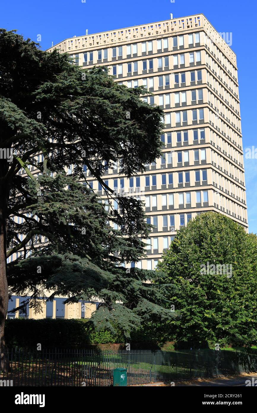 Das Eagle Tower Bürogebäude in Cheltenham UK Stockfoto