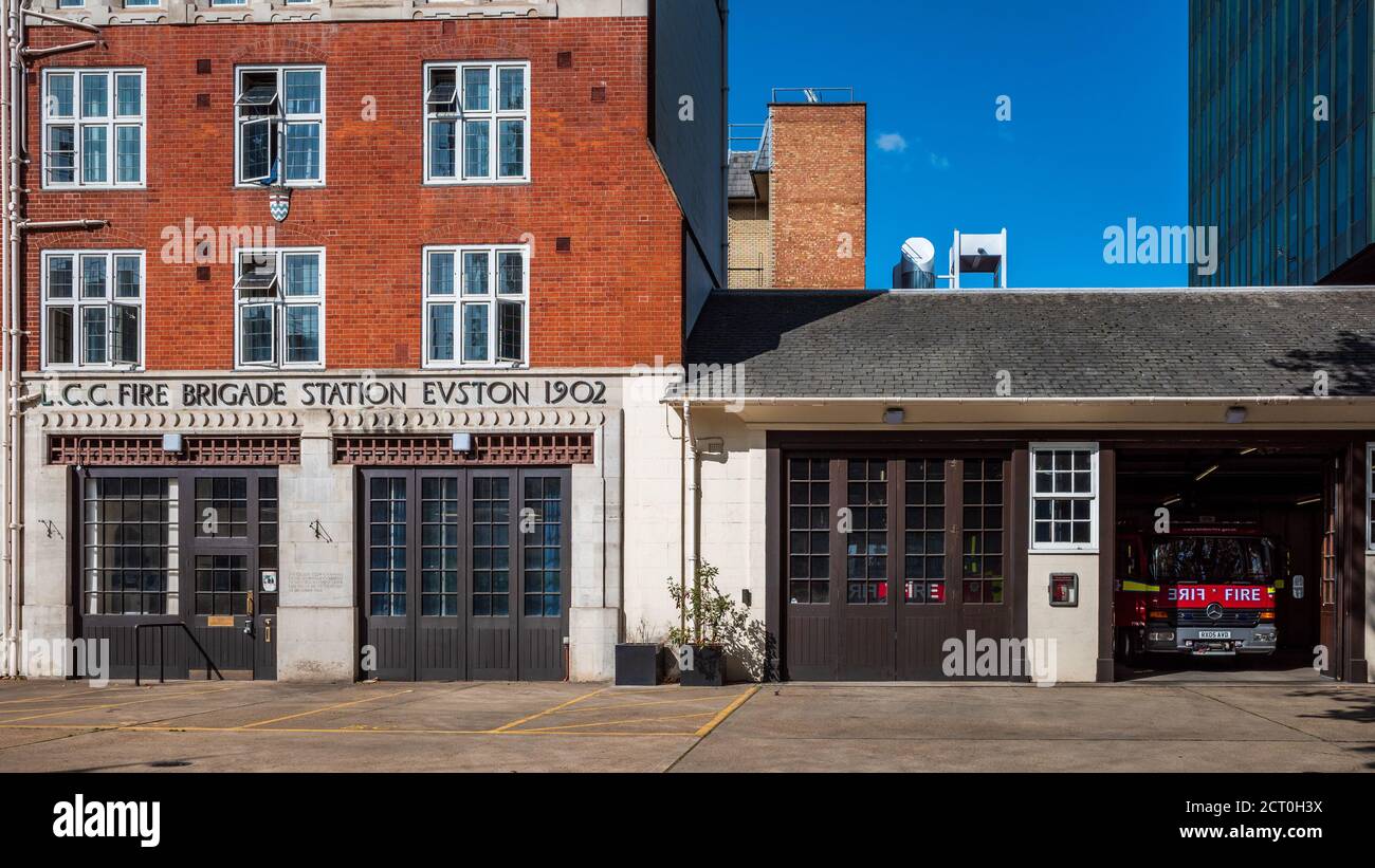 Euston Fire Station ist eine Feuerwache der Klasse II* an der Euston Road im Zentrum von London. Gebaut 1902 betrieben von der London Fire Brigade. Stockfoto