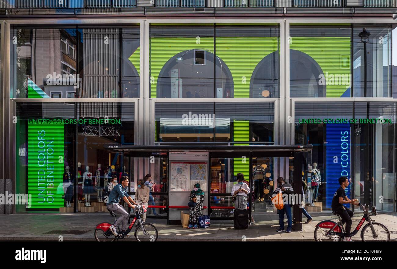 United Colors of Benetton Store in der Oxford Street im Zentrum von London. Stockfoto