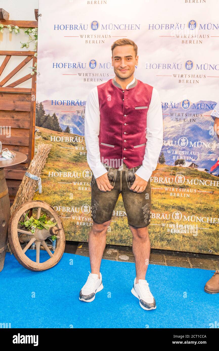 Tisch-Wiesn, Hofbräu München, Wirtshaus Berlin, Fass-Anstich, Schauspieler Timur Ülker, GZSZ, Geschäftsführer Björn Schwarz, 19.09.2020 Stockfoto