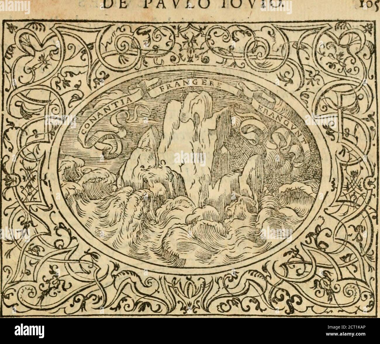 . Dialog des devises d'armes et d'amovrs du S. Pavlo Iovio : avec un discours M. Loys Dominique sur le mesme subiet . , il me dityFaites moy yne deuifefur cejie mienne conceftior^.et ie luyfis le Mont Etna de sic de : Lequel hrule au Commet y en iet-tant Flamme s de feu ^^^ Vnfetitflus b^ ejl chargé de neige y^ non guère s loing^de la Ion Voidla deJlruBion desfierresIruleeSyO* tout au hasynfdis trefamene^cultiué Ô^ Fi-U-Bifiant : Auec ijn mot3 qui difoit^ natvra maioraF A c i T.flaifant aUuflon a la nature extraagante du S.JyCarquu a dej^artir les honneurs du carnf isource quencela iceluy t Stockfoto