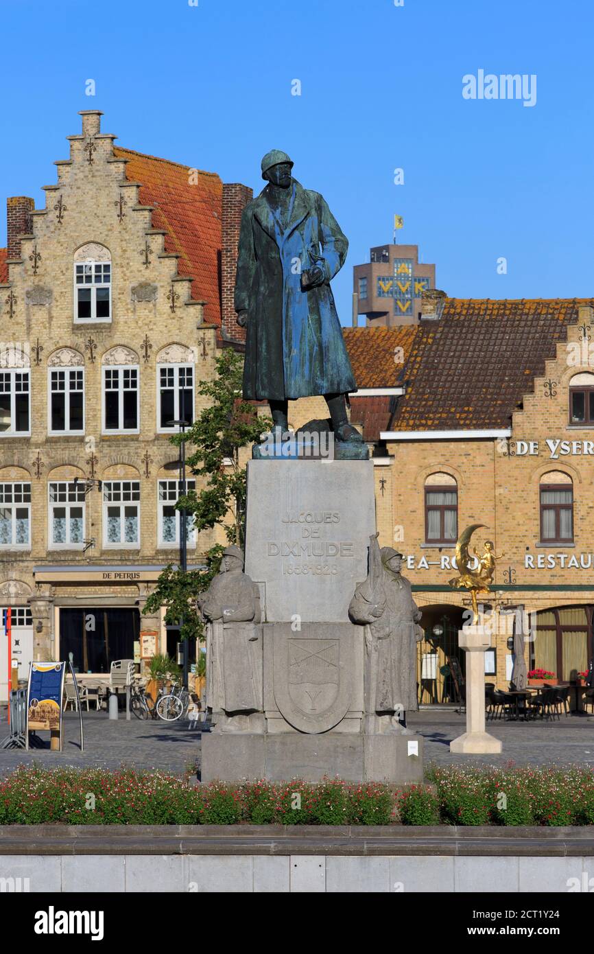 Denkmal für Generalleutnant Baron Jules Marie Alphonse Jacques de Dixmude (1858-1928) in Diksmuide, Belgien Stockfoto