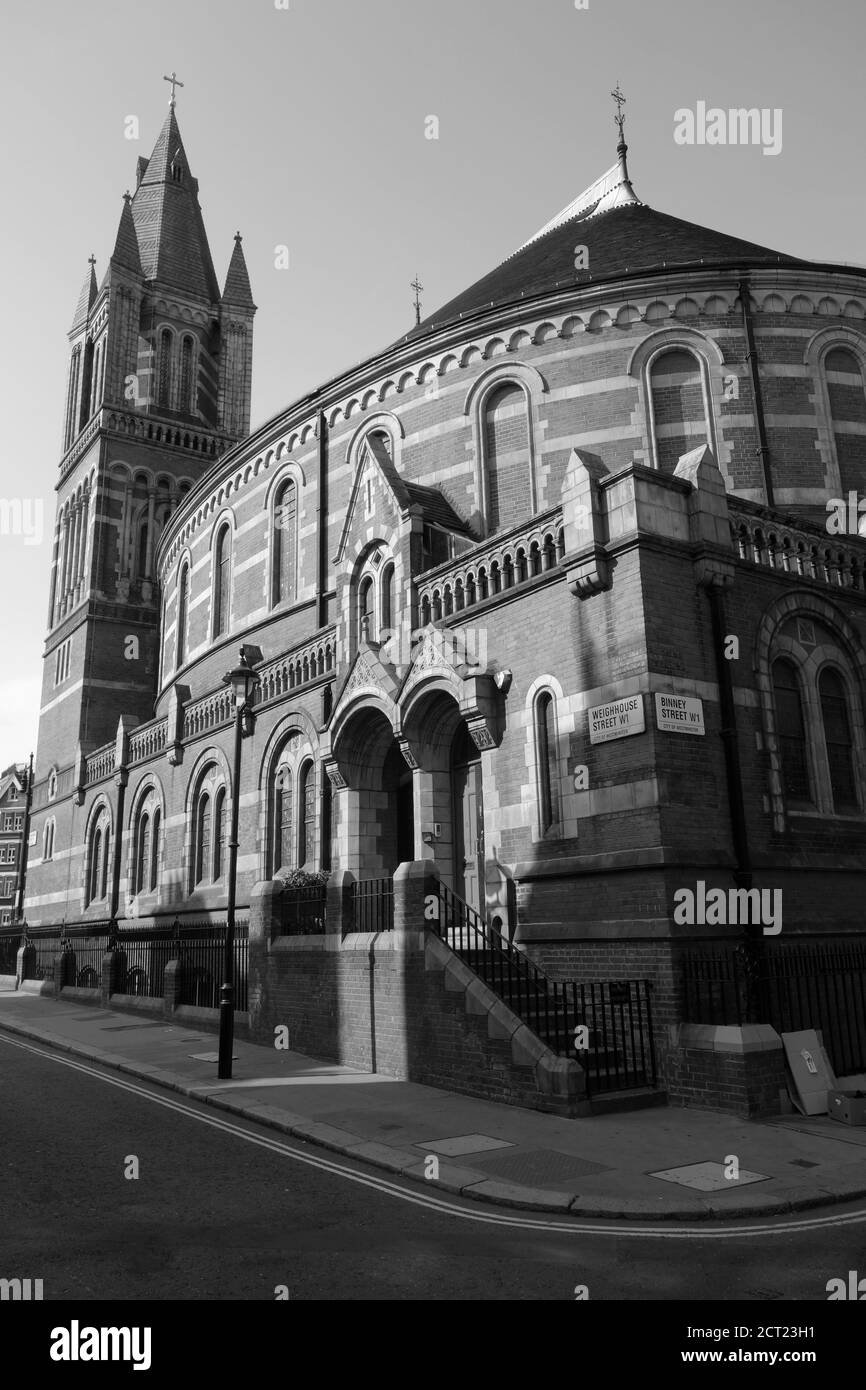 Katholische Kathedrale der Heiligen Familie im Exil, Duke Street, Mayfair, London. Stockfoto