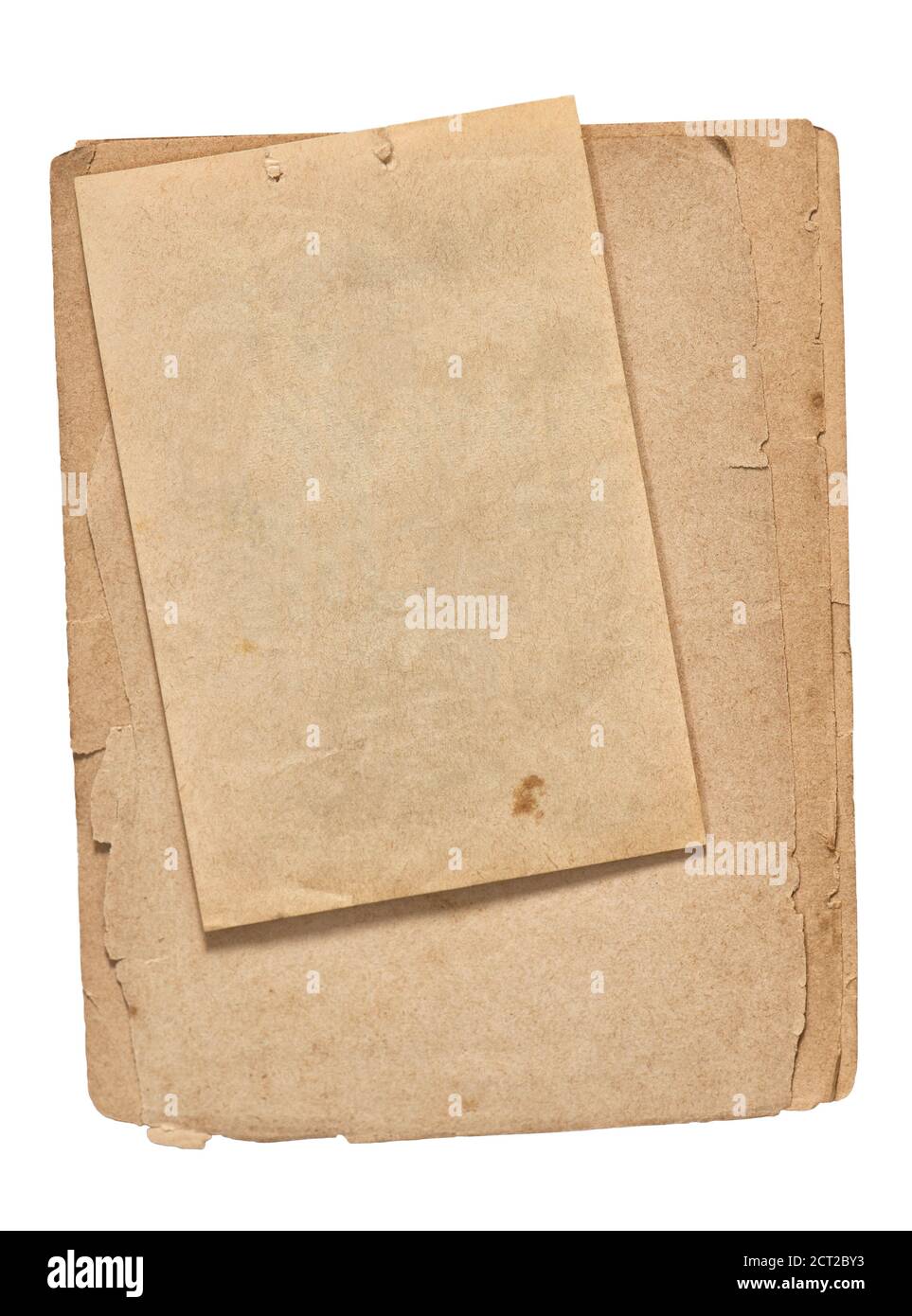 Alte Papierblätter. Gebrauchte Buchseiten mit abgerissenen Kanten isoliert auf weißem Hintergrund Stockfoto