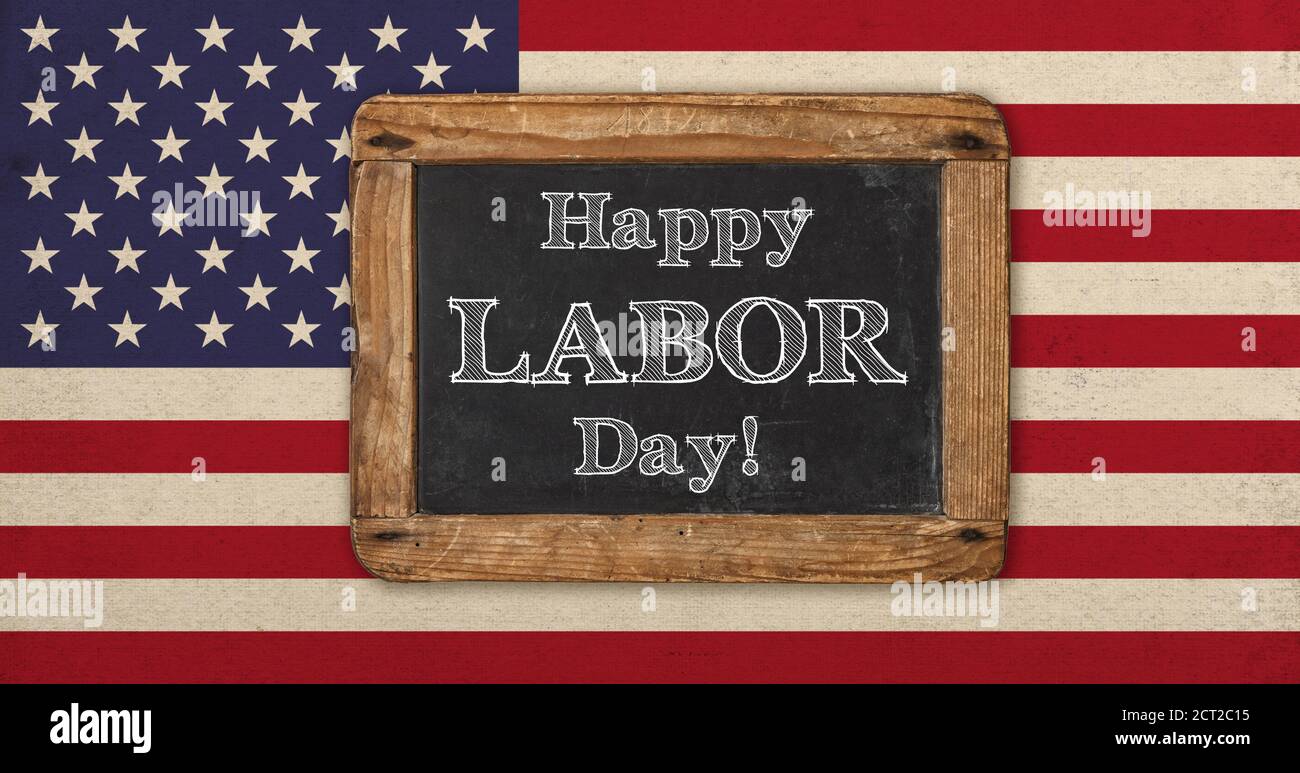 Happy Labor Day! Alt gestaltete Vintage amerikanische Flagge und Kreidetafel für Text Stockfoto