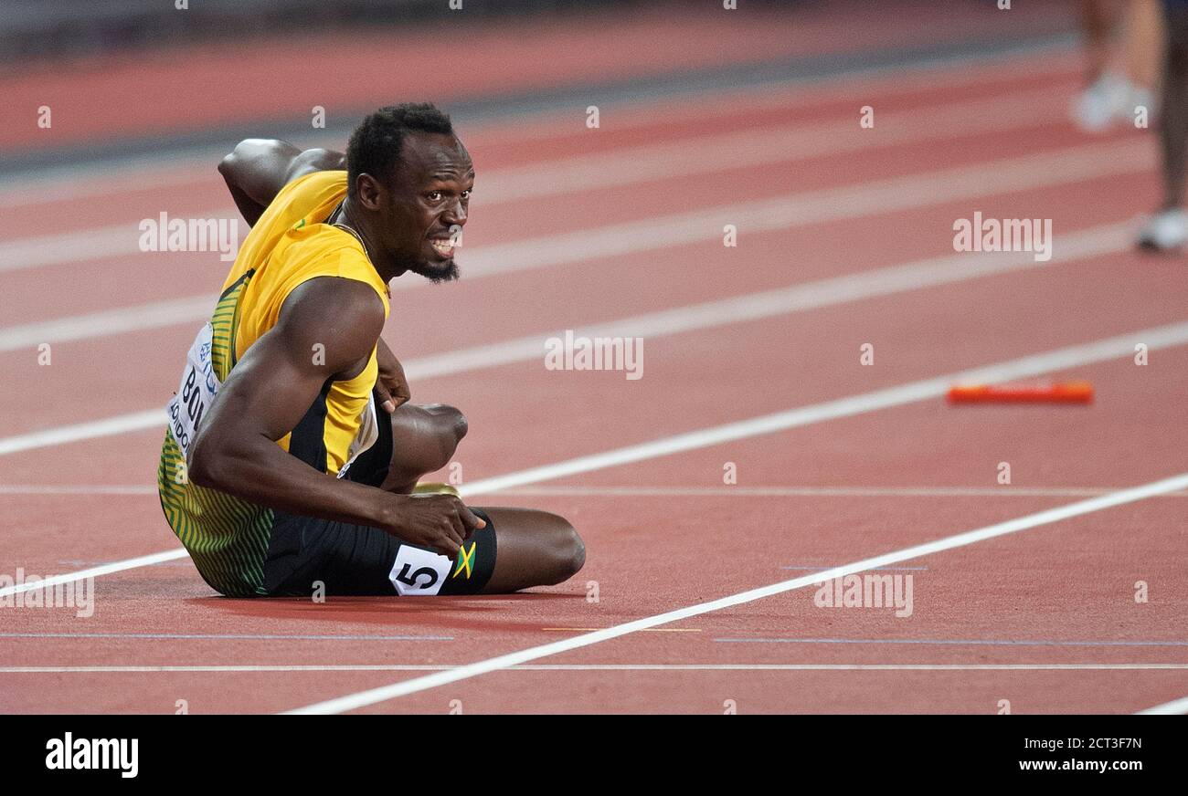 Usain Bolt verzweifelt, nachdem er in der Mens 4 x 100m Staffel verletzt wurde. Leichtathletik-Weltmeisterschaften - London 2017. Pic : © Mark Pain / Alamy Stockfoto