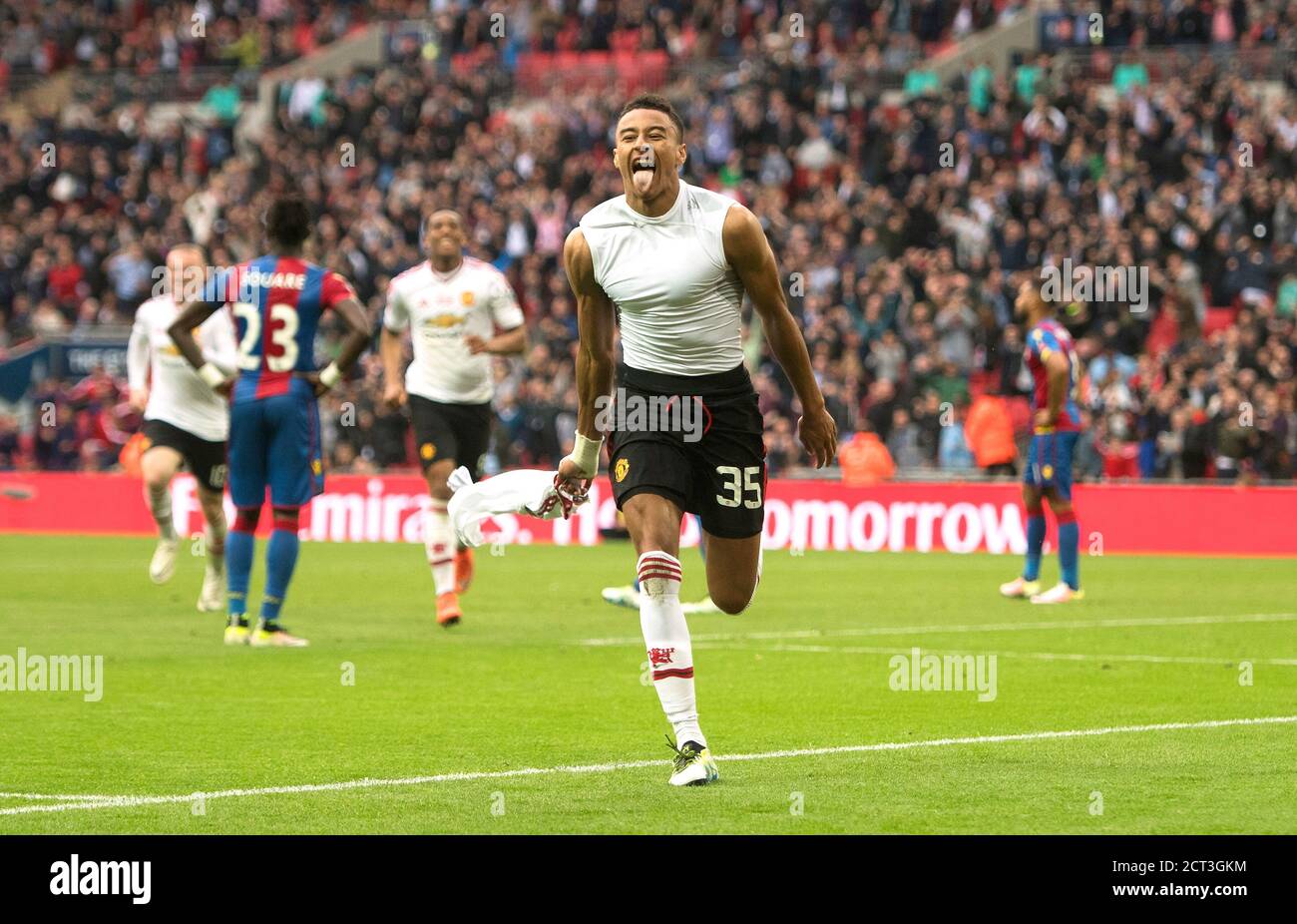 JESSE LINGARD FEIERT SCORING DAS SIEGTOR Crystal Palace gegen Manchester United FA Cup Final. Bildnachweis: © Mark Pain / Alamy Stockfoto