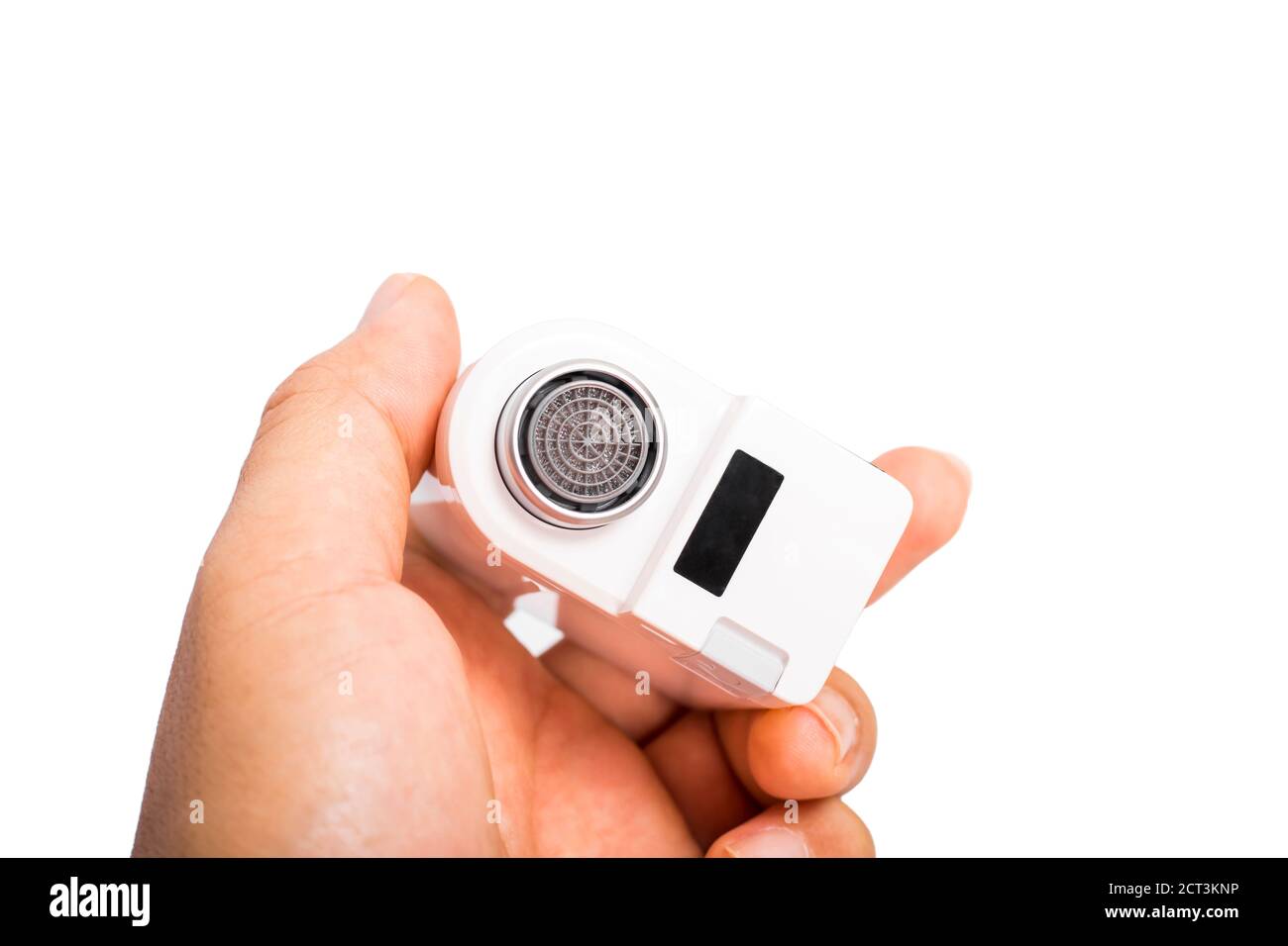 Pranburi, Thailand - 15. September 2020: Ein weißer Xiaomi Xiaoda automatischer Wassersparer auf der Hand mit weißem Hintergrund. Stockfoto