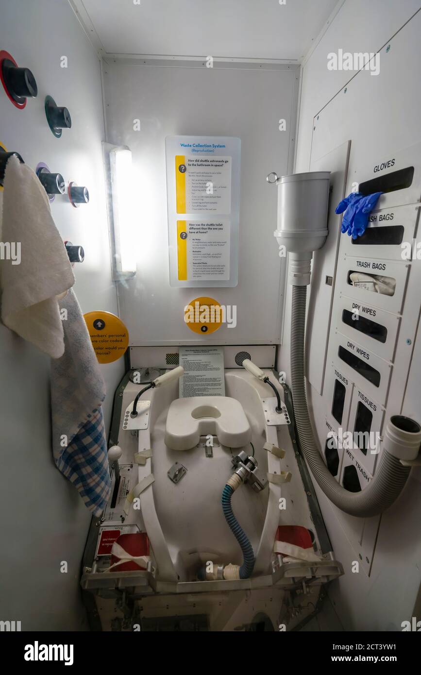 Toilette in der Raumfähre benutzt Stockfoto