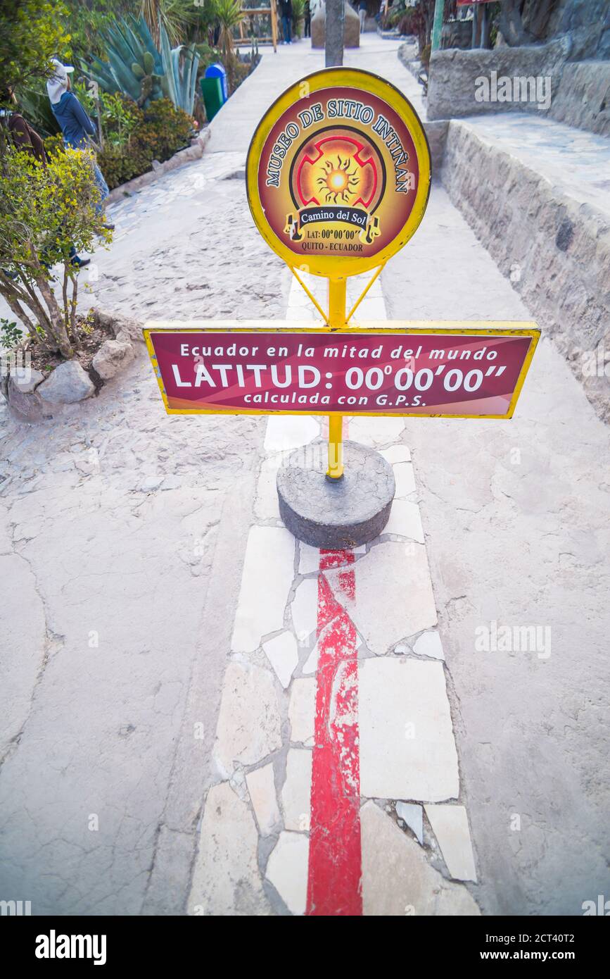 Äquator in der "Mitte der Welt", San Antonio de Pichincha, Quito, Ecuador, Südamerika Stockfoto Äquator in der "Mitte der Welt", San Antonio de Pichincha, Quito, Ecuador, Südamerika Stockfoto