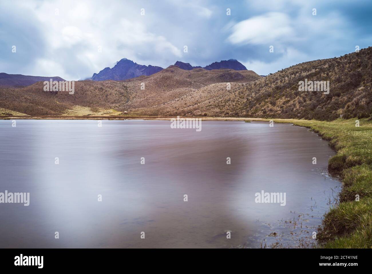 Ruminahui Vulkan und Lake Limpiopungo, Cotopaxi Nationalpark, Ecuador, Südamerika Stockfoto