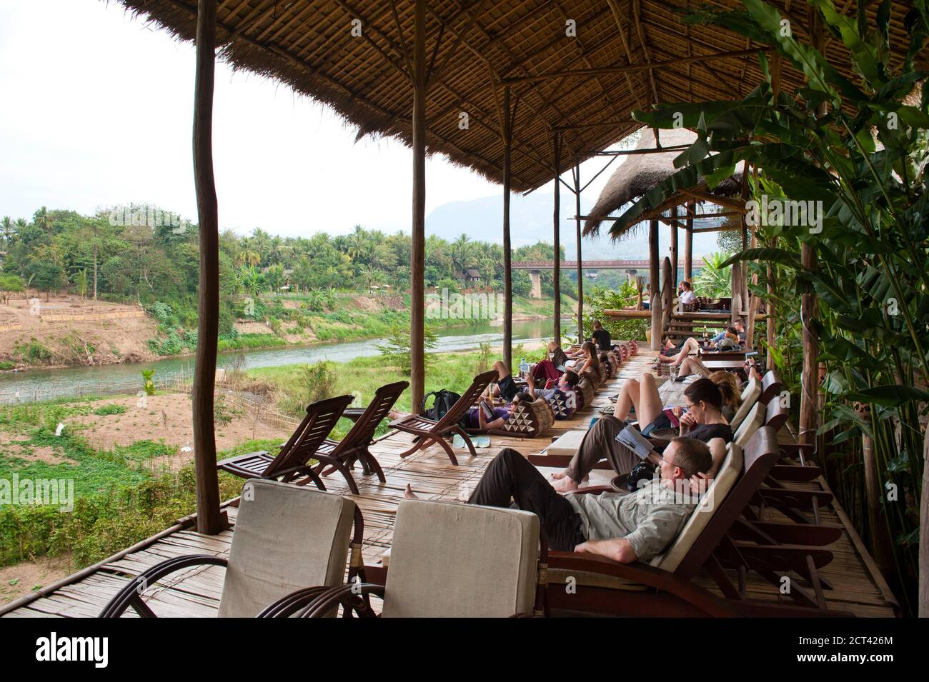 Utopia River View Garden Restaurant und Bar, Luang Prabang, Laos, Südostasien Stockfoto