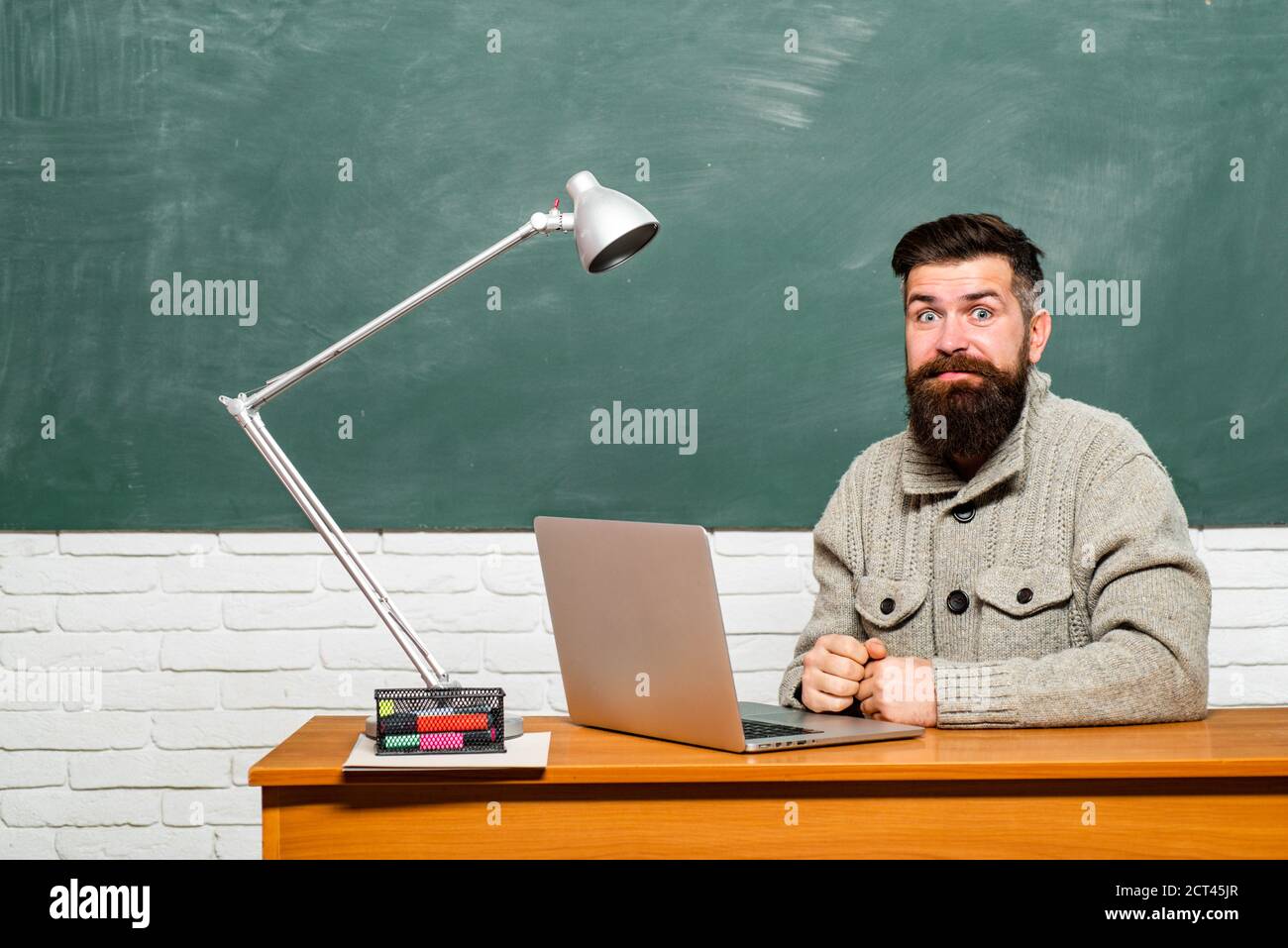 Teacher teachers teach teaches teaching Fotos und Bildmaterial in