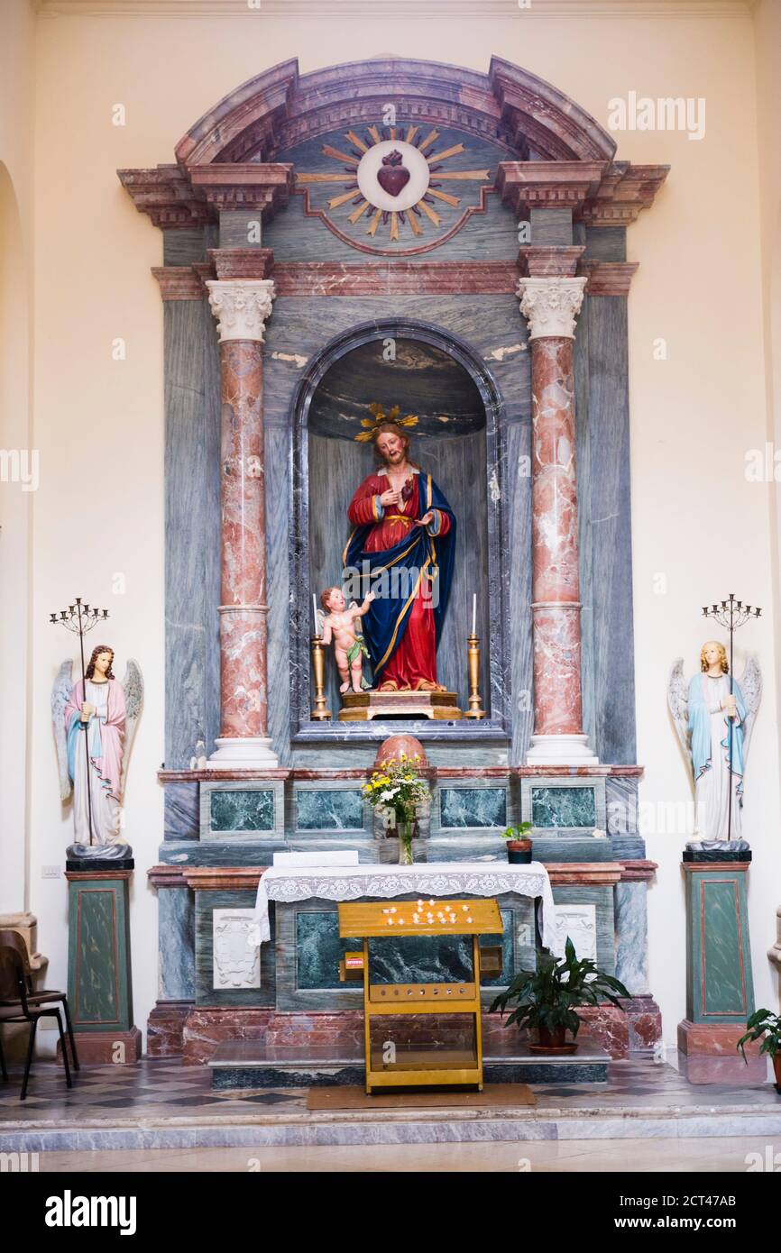 Statue im Inneren des Doms (Noto Kathedrale, Cattedrale di Noto), Noto, Sizilien, Italien, Europa Stockfoto