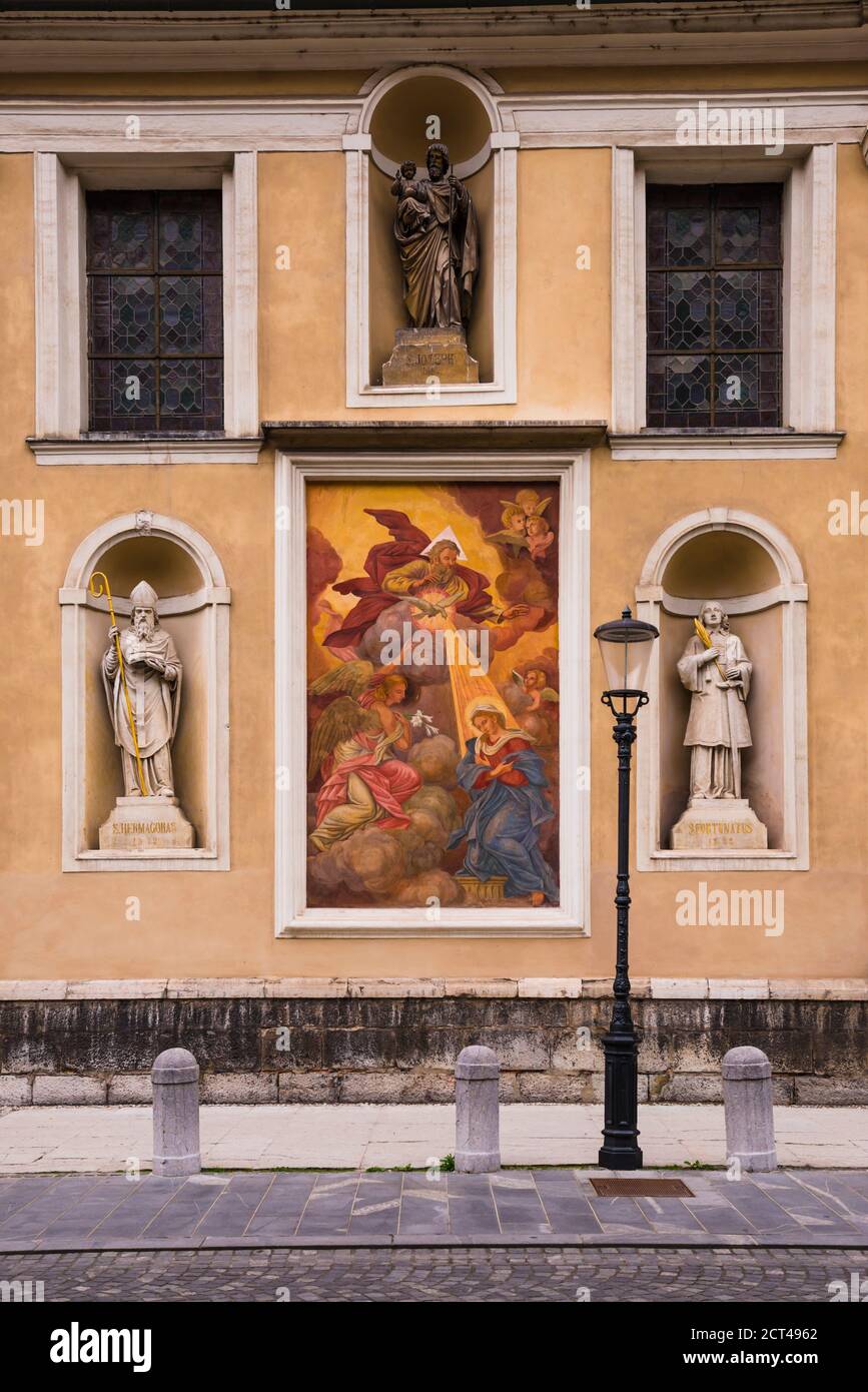Details der Kathedrale des Hl. Nikolaus auf der Ciril-Metodov Trg, Altstadt von Ljubljana, Slowenien, Europa Stockfoto