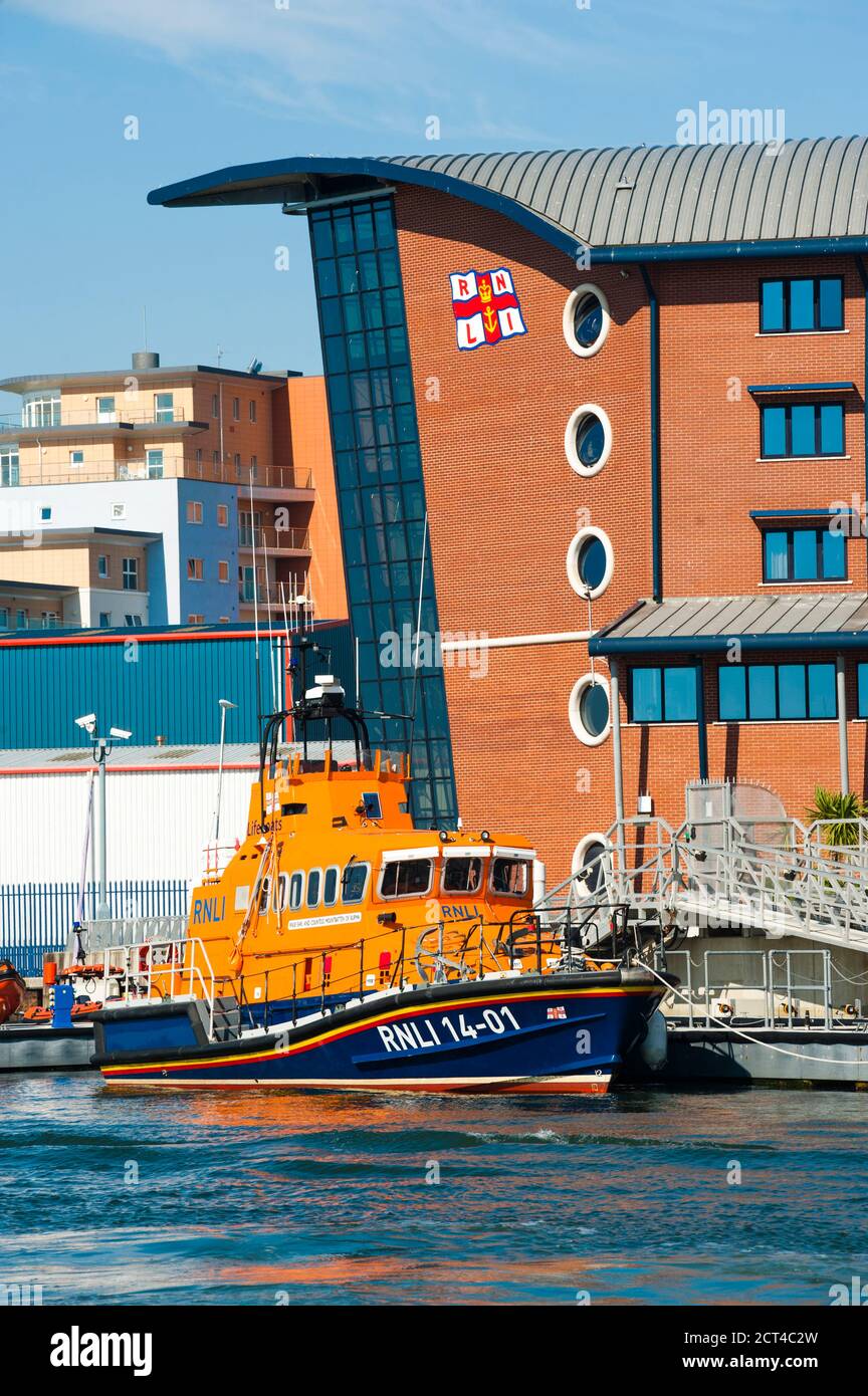 RNLI Rettungsbootstation in Poole Harbour, Dorset, England, Großbritannien, Europa Stockfoto