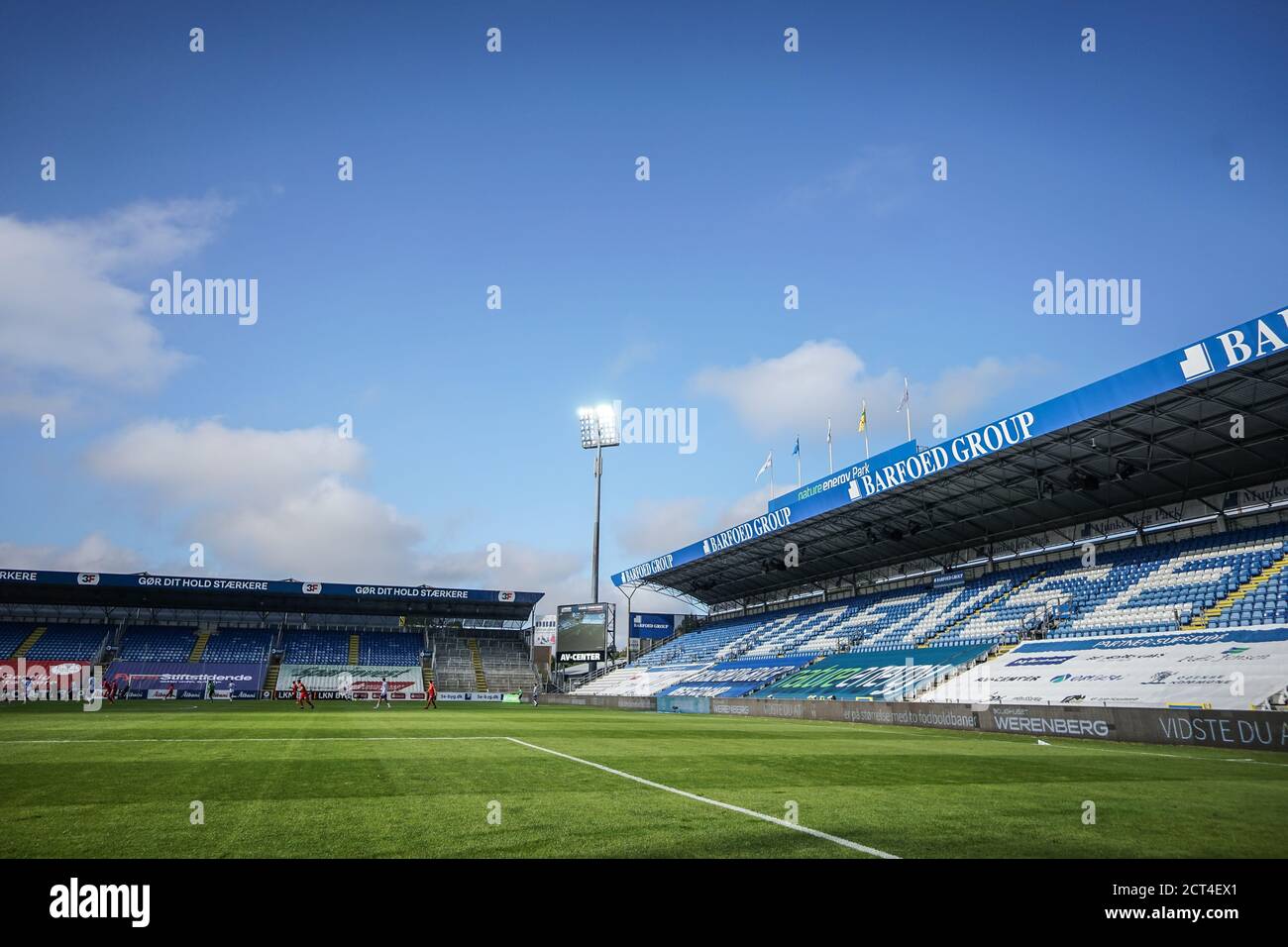 Odense, Dänemark. September 2020. Aufgrund der COVID19-Einschränkungen sind nur 500 Zuschauer zum 3F Superliga-Spiel zwischen Odense Boldklub und FC Nordsjaelland im Naturpark Odense willkommen. (Foto Kredit: Gonzales Foto/Alamy Live News Stockfoto