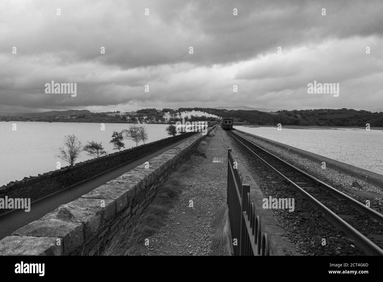 Palmerston Dampflokomotive, die den Bahnhof Ffestiniog und Welsh Highland in Porthmadog North Wales UK verlässt. August 2020. Stockfoto