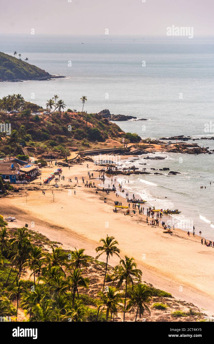 Blick auf Vagator Beach von Chapora Fort, Goa, Indien Stockfoto