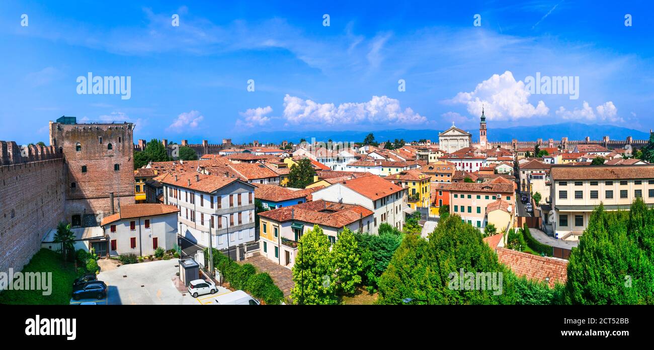 Die besten Orte und Wahrzeichen Norditaliens - mittelalterliche Cittadella Befestigte Stadtmauer in der Provinz Venetien Stockfoto