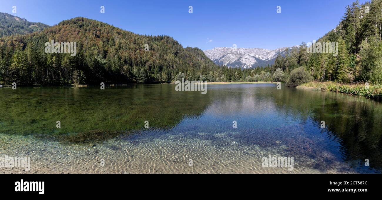 Panoramablick auf den Dürrsee bei Seewiesen in der Steiermark, Österreich Stockfoto