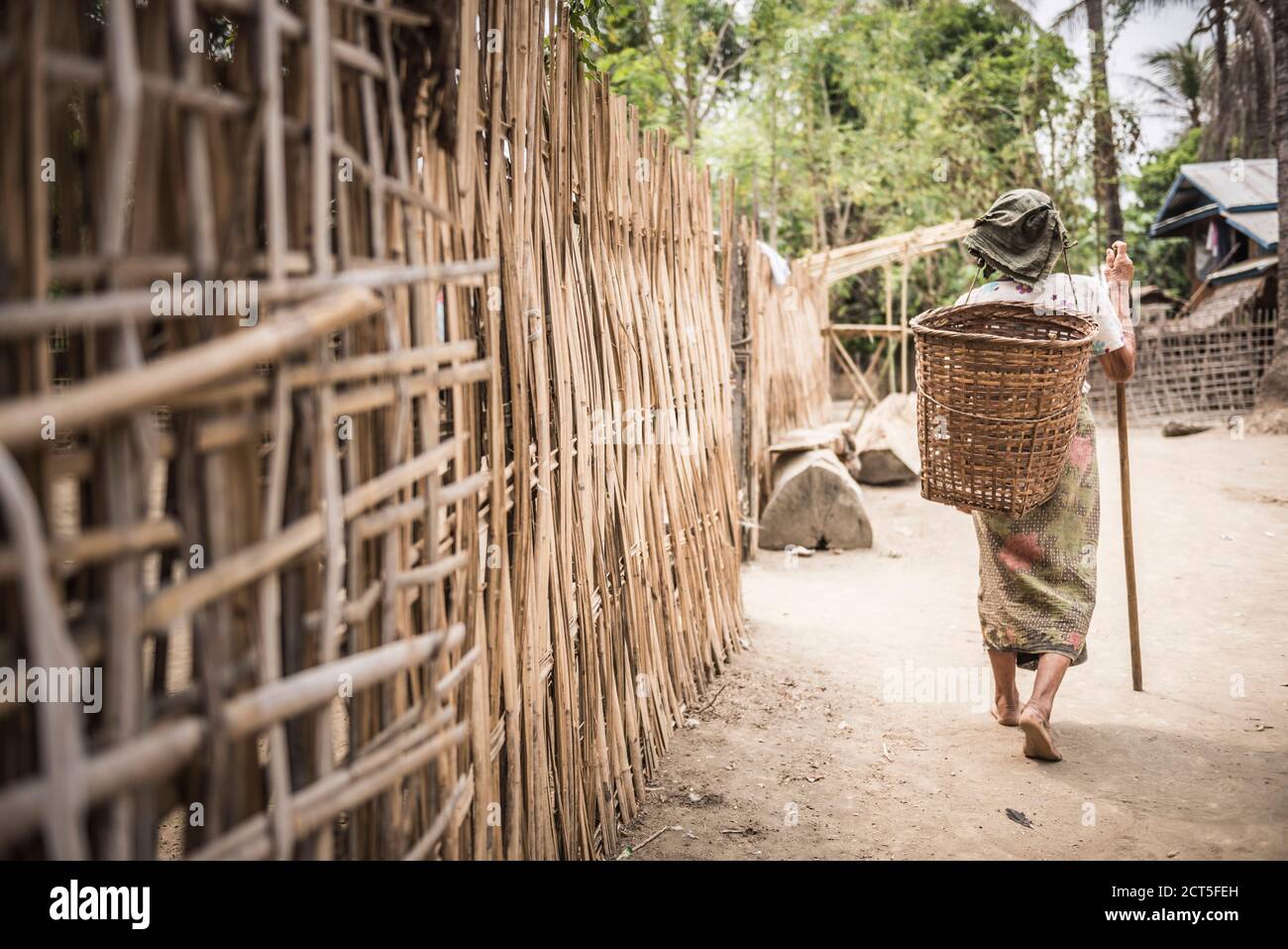 Tätowierte Frau eines Chin Tribe Village, Staat Chin, Myanmar (Burma) Stockfoto