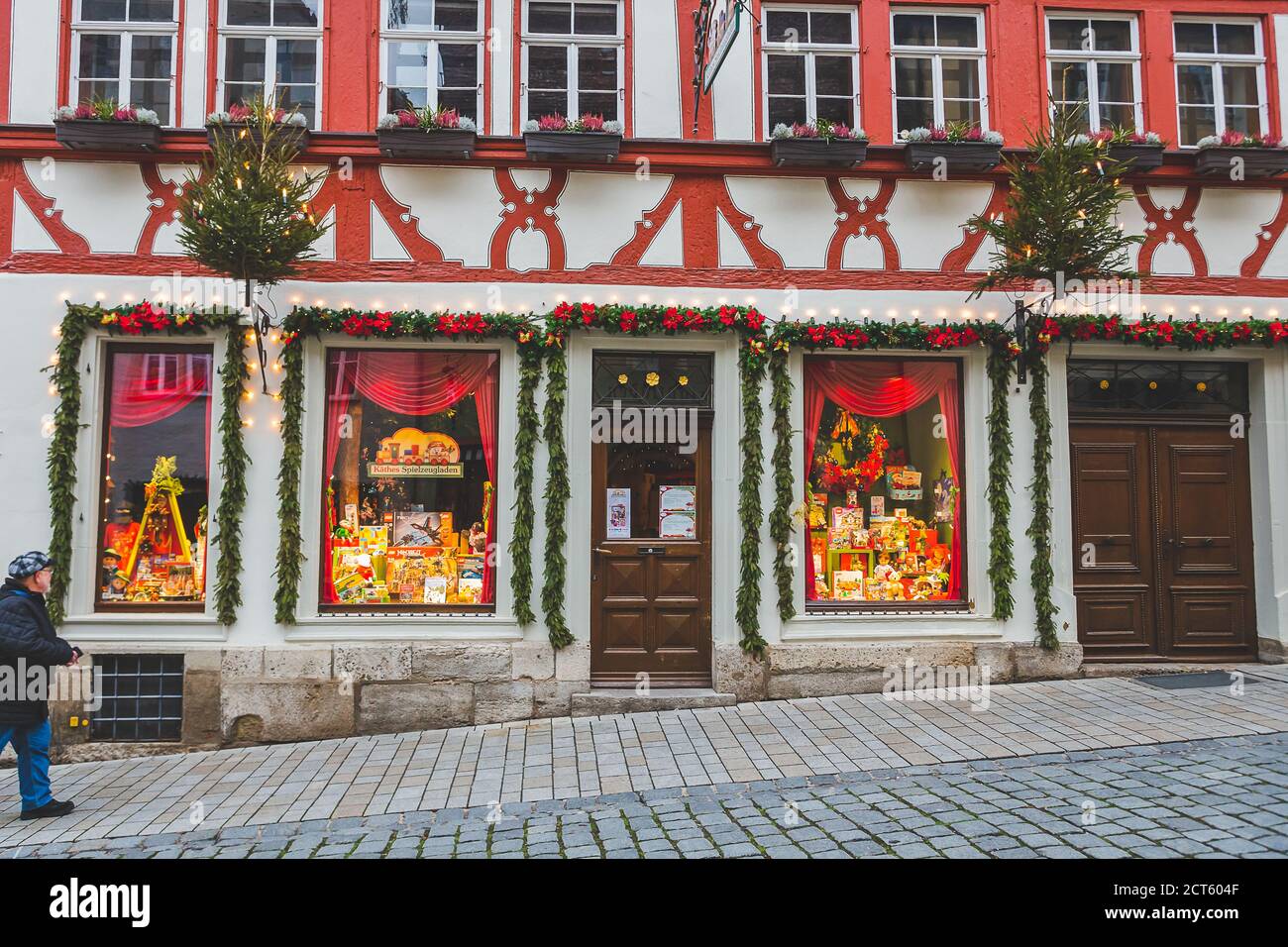 Rothenburg/Deutschland-1/1/19: Kaethe Wohlfahrt Spielzeugladen, hell  geschmückt zu Weihnachten, in der Altstadt von Rothenburg ob der Tauber,  einem bekannten des Stockfotografie - Alamy