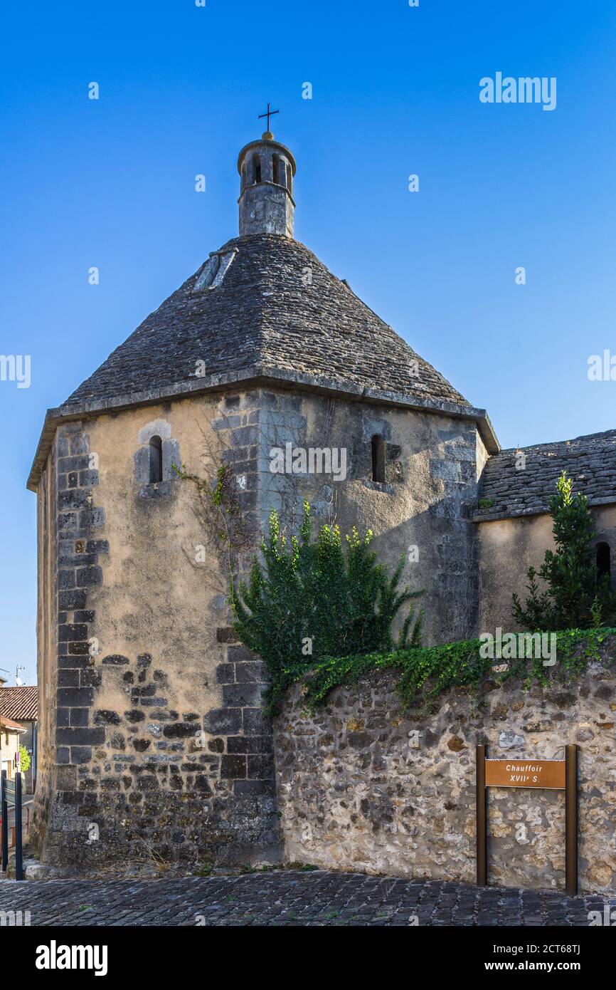 Chauffoir aus dem 17. Jahrhundert, früher für die Erwärmung von Pilgern verwendet - Montmorillon, Indre (86), Frankreich. Stockfoto