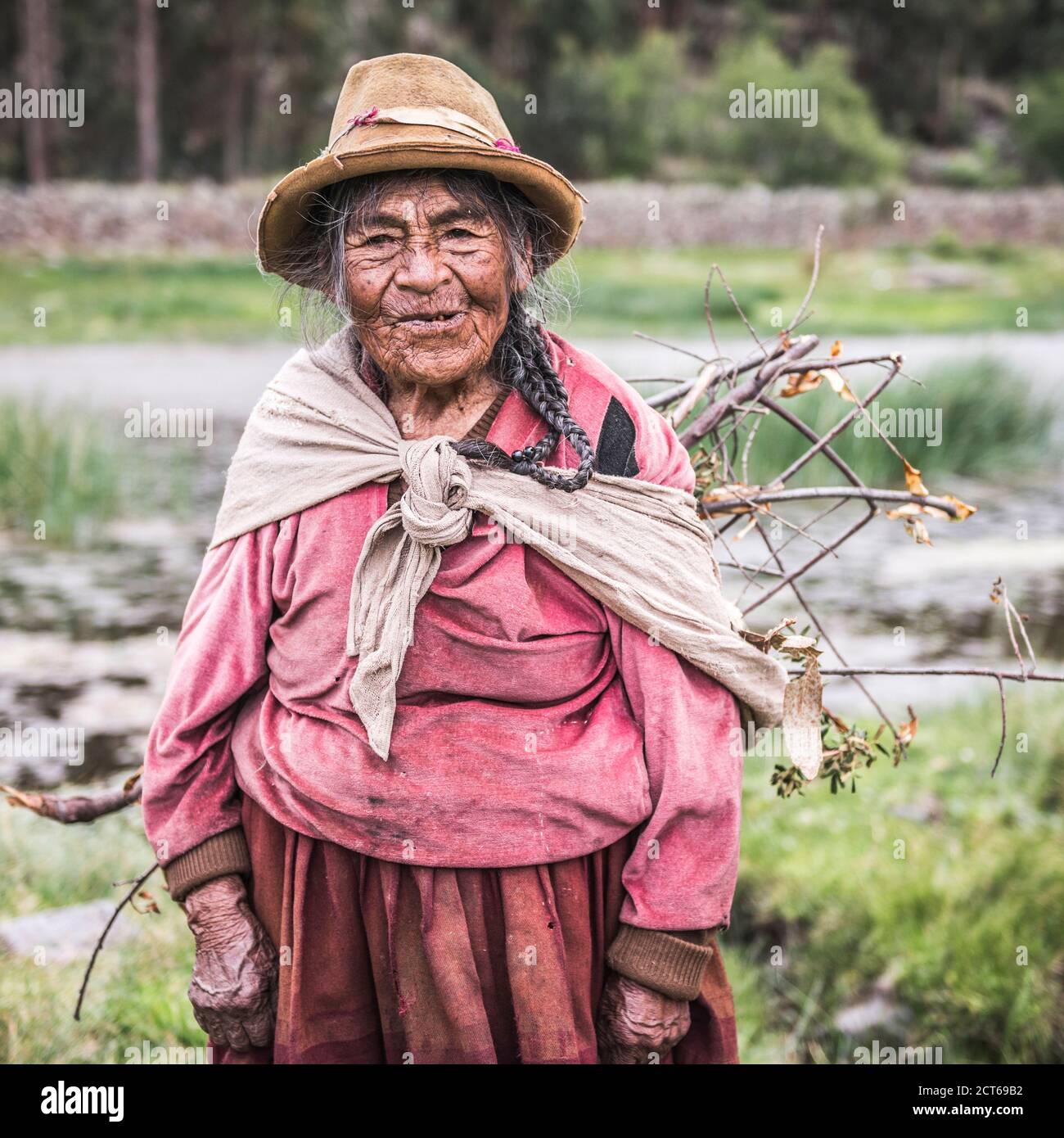 Porträt einer alten Peruanerin, Cusco Region, Peru, Südamerika Stockfoto