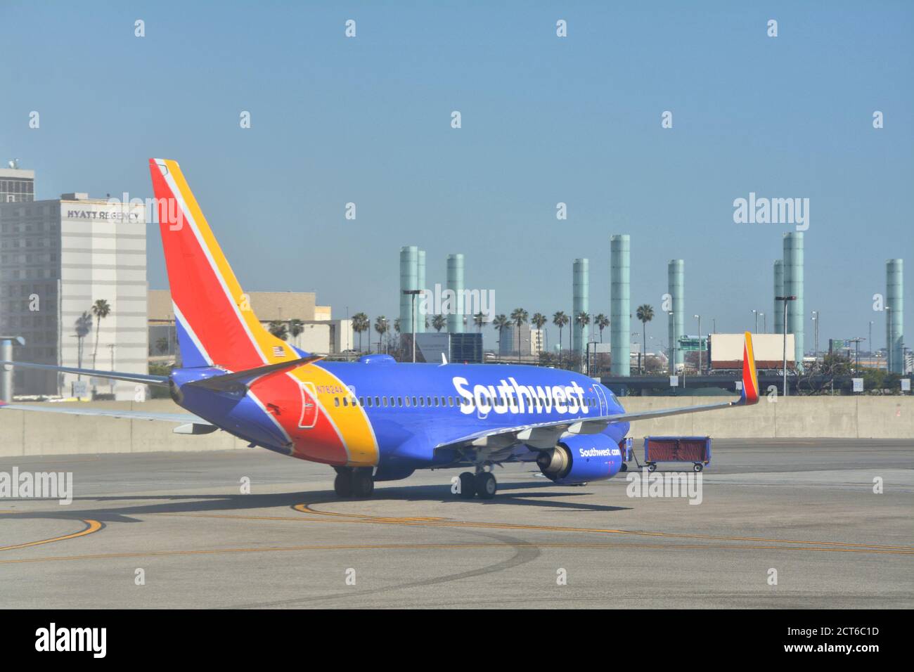 LOS ANGELES, CA, USA - 30. MÄRZ 2018 : Southwest Airlines Boeing 737-7BK Flugzeug am Los Angeles LAX Flughafen. Stockfoto