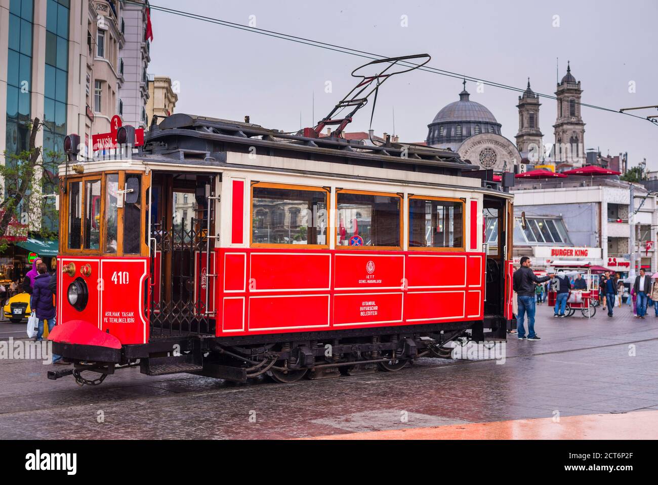 Straßenbahn in Taksim Platz, Istanbul, Türkei, Osteuropa Stockfoto