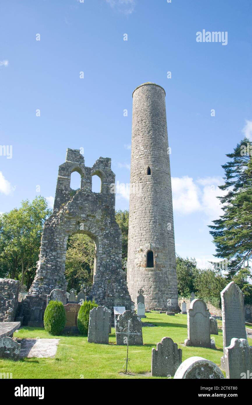 Donaghmore round tower navan Fotos und Bildmaterial in hoher