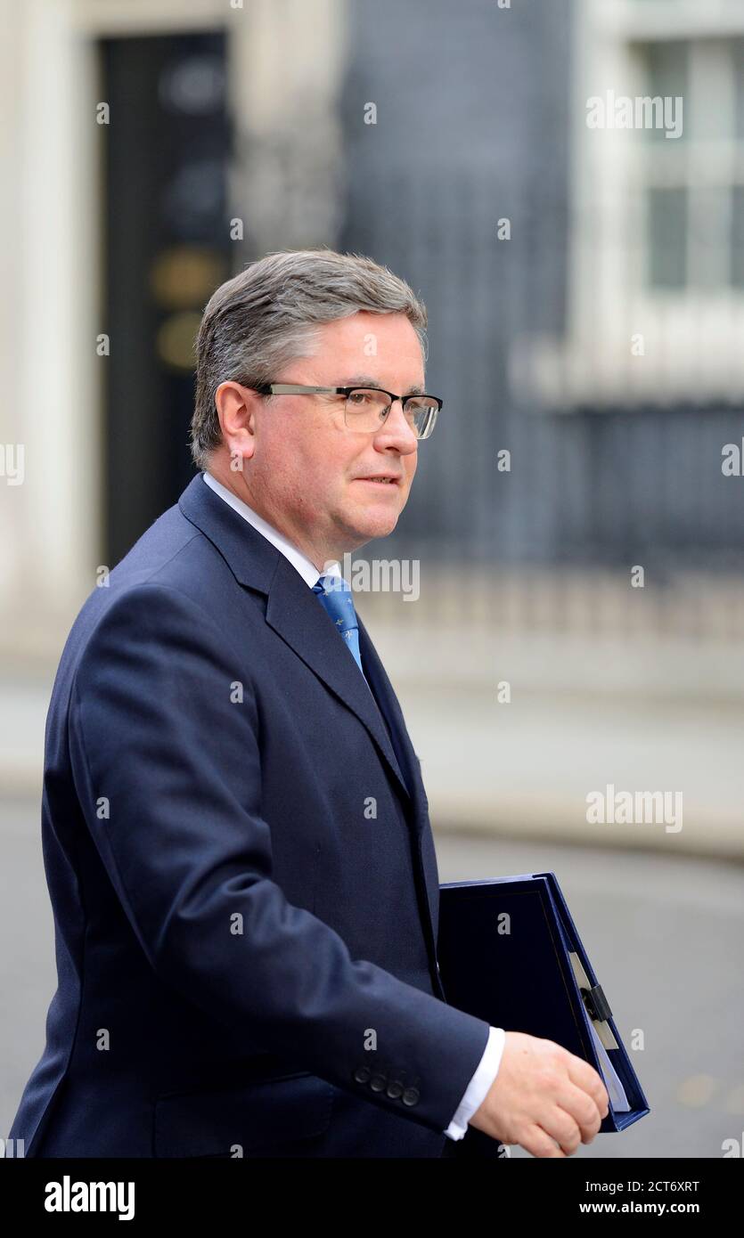 Robert Buckland MP (Lord Chancellor und Secretary of State for Justice) in Downing Street nach einer Kabinettssitzung im Auswärtigen Amt am 15. September 202 Stockfoto