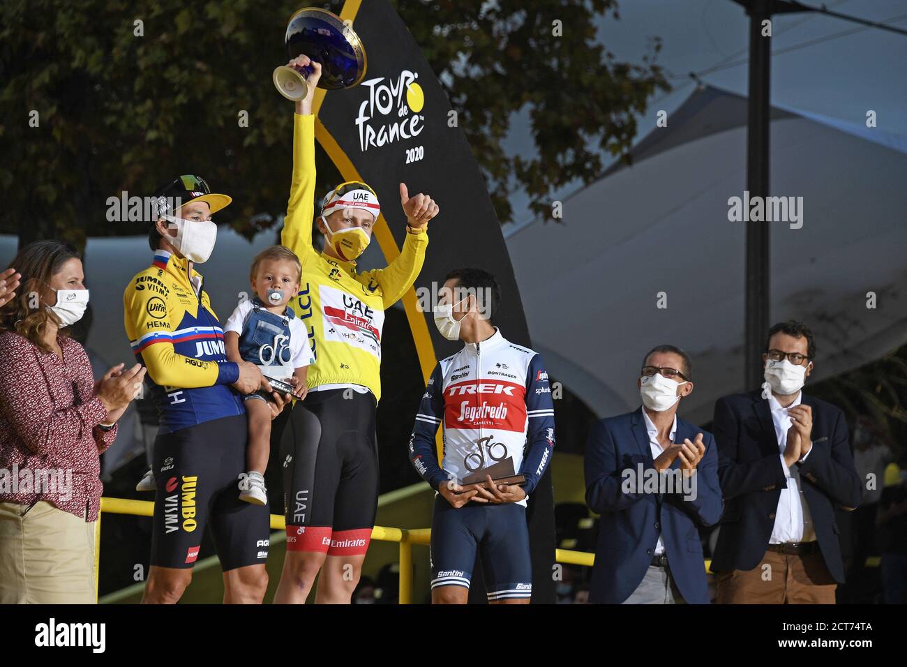 Podestfinale Primoz Roglic vom Team Jumbo - Visma, 2. Platz, Tadej Pogacar vom UAE Team Emirates, Sieger, Richie Porte of Trek - Segafredo, 3. Platz d Stockfoto