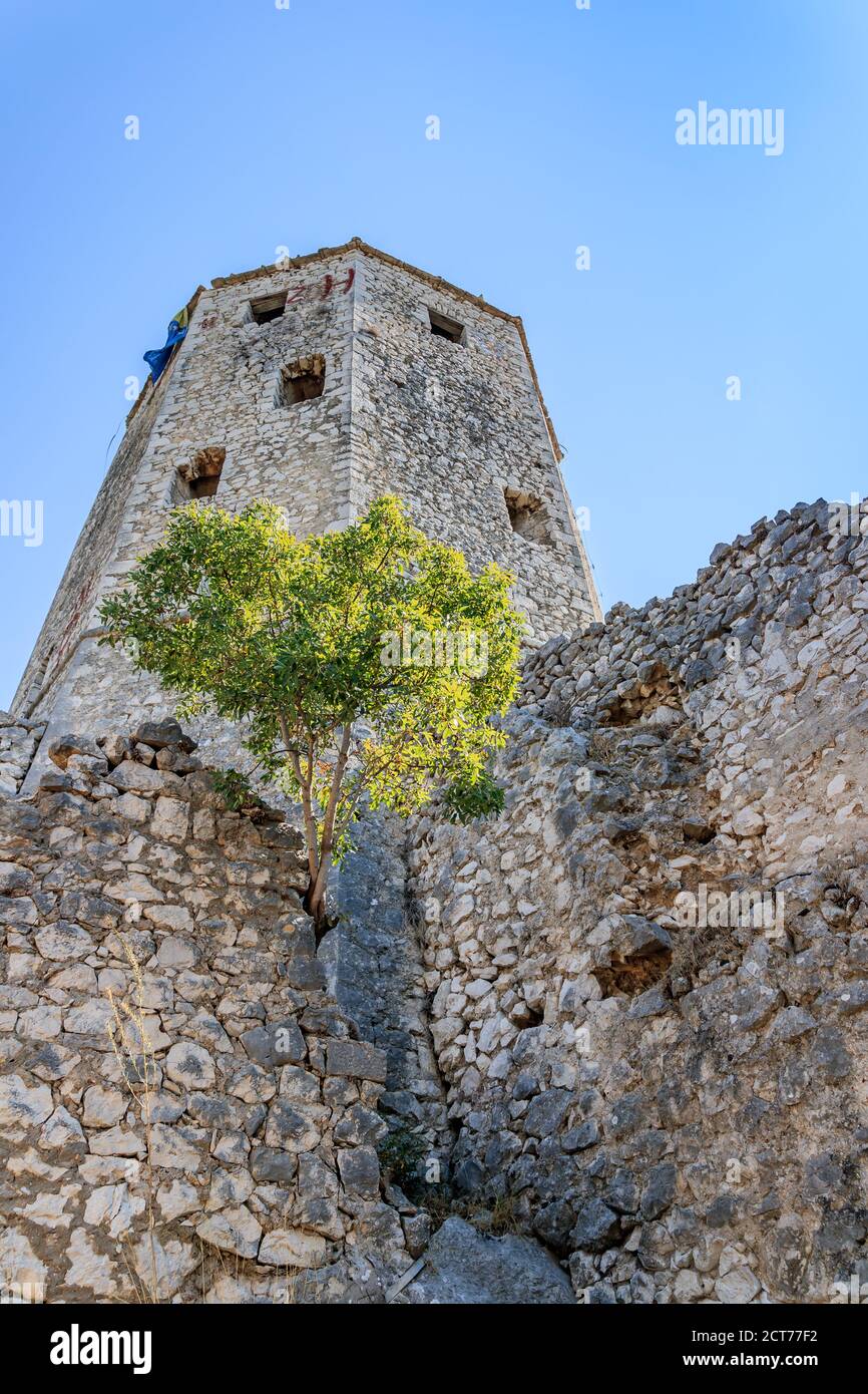 POCITELJ, BOSNIEN UND HERZEGOWINA - 2017. AUGUST 16. Die osmanische Festung aus dem 16. Und 17. Jahrhundert in der Herzegowina bei Mostar. Stockfoto