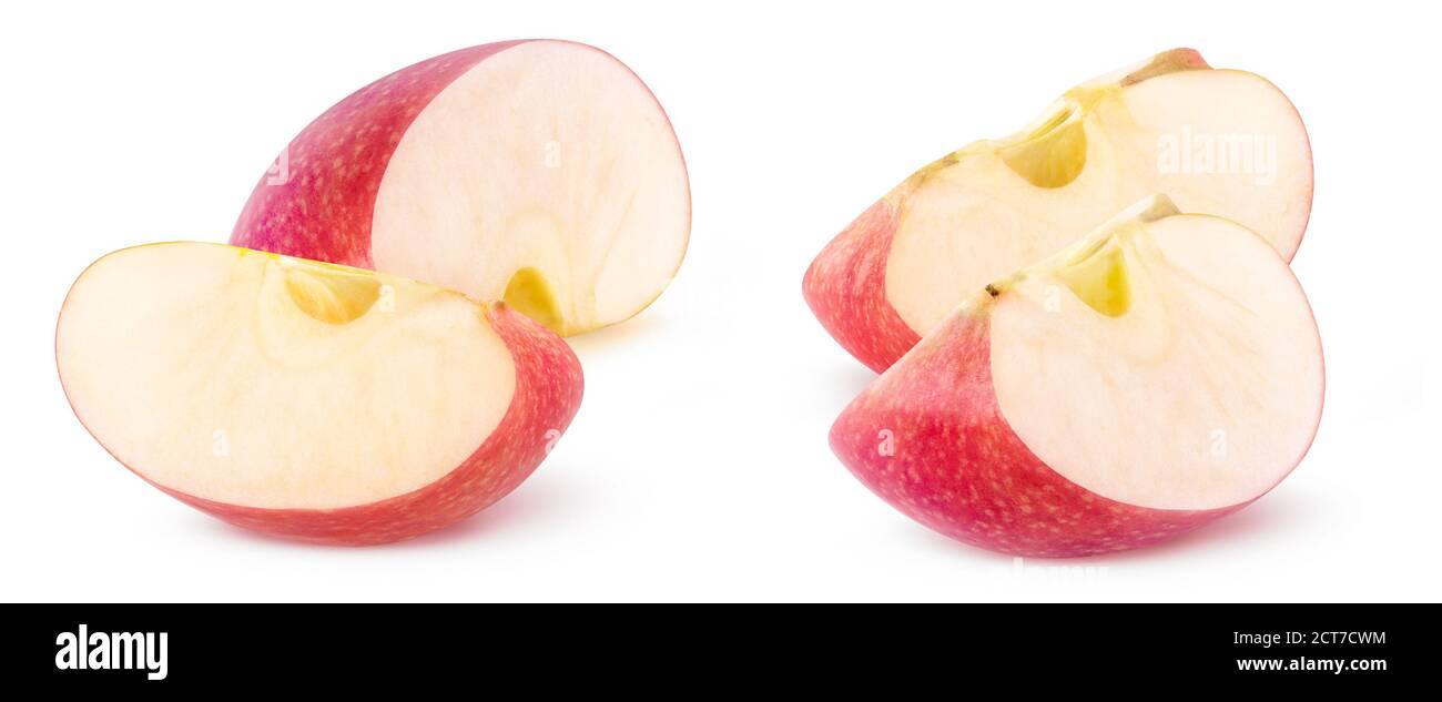 Isolierte Apfelkeile. Zwei Scheiben von rotem Apfel isoliert auf weißem Hintergrund Stockfoto