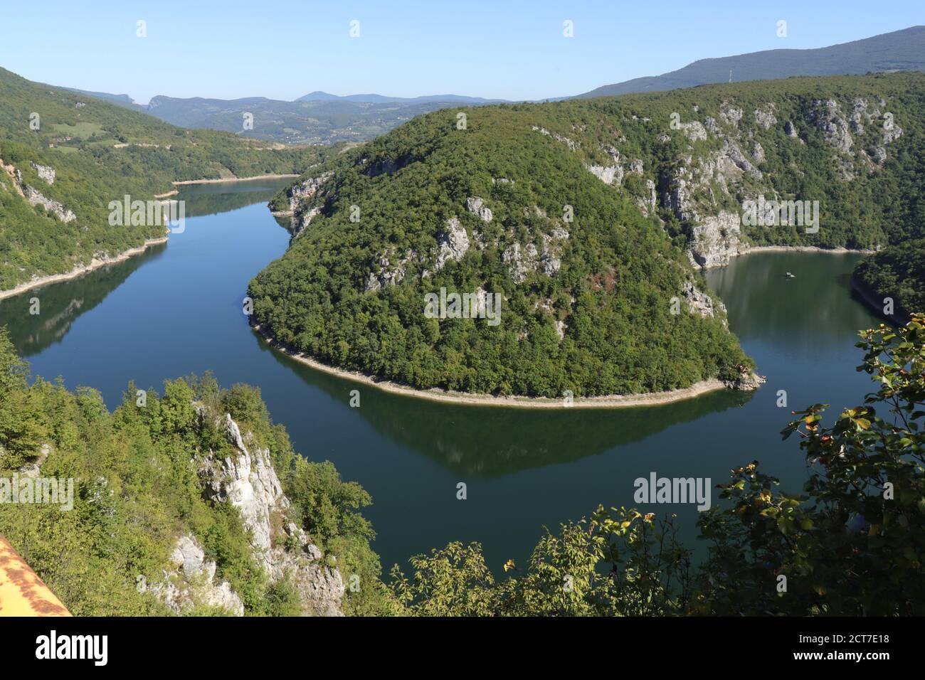 Mäander des Flusses Vrbas - Blick von der Straße Banjaluka Jajce Bosnien und Herzegowina Stockfoto