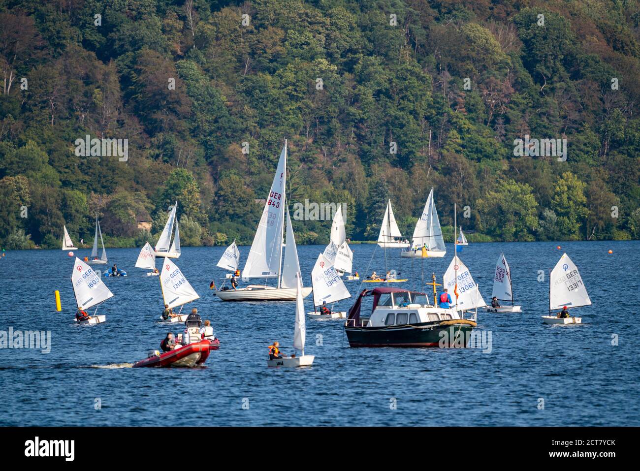 Baldeneysee in Essen, Stausee des Ruhrgebiets, Segelboote, Essener Segelwoche Segelregatta, Essen, NRW, Deutschland Stockfoto