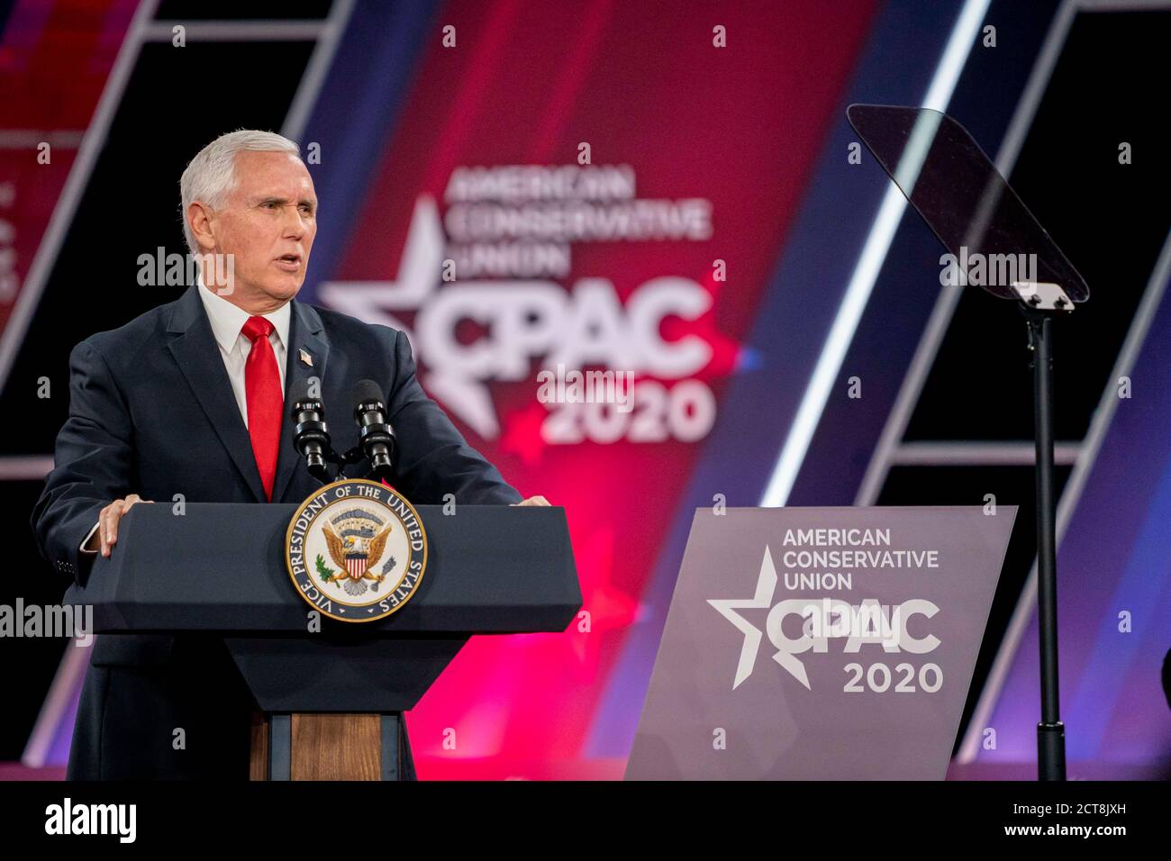 NATIONAL HARBOUR, MD, USA - 27. Februar 2020 - US-Vizepräsident Mike Pence hält am Donnerstag vor der Konferenz der Konservativen Politischen Aktion, Stockfoto