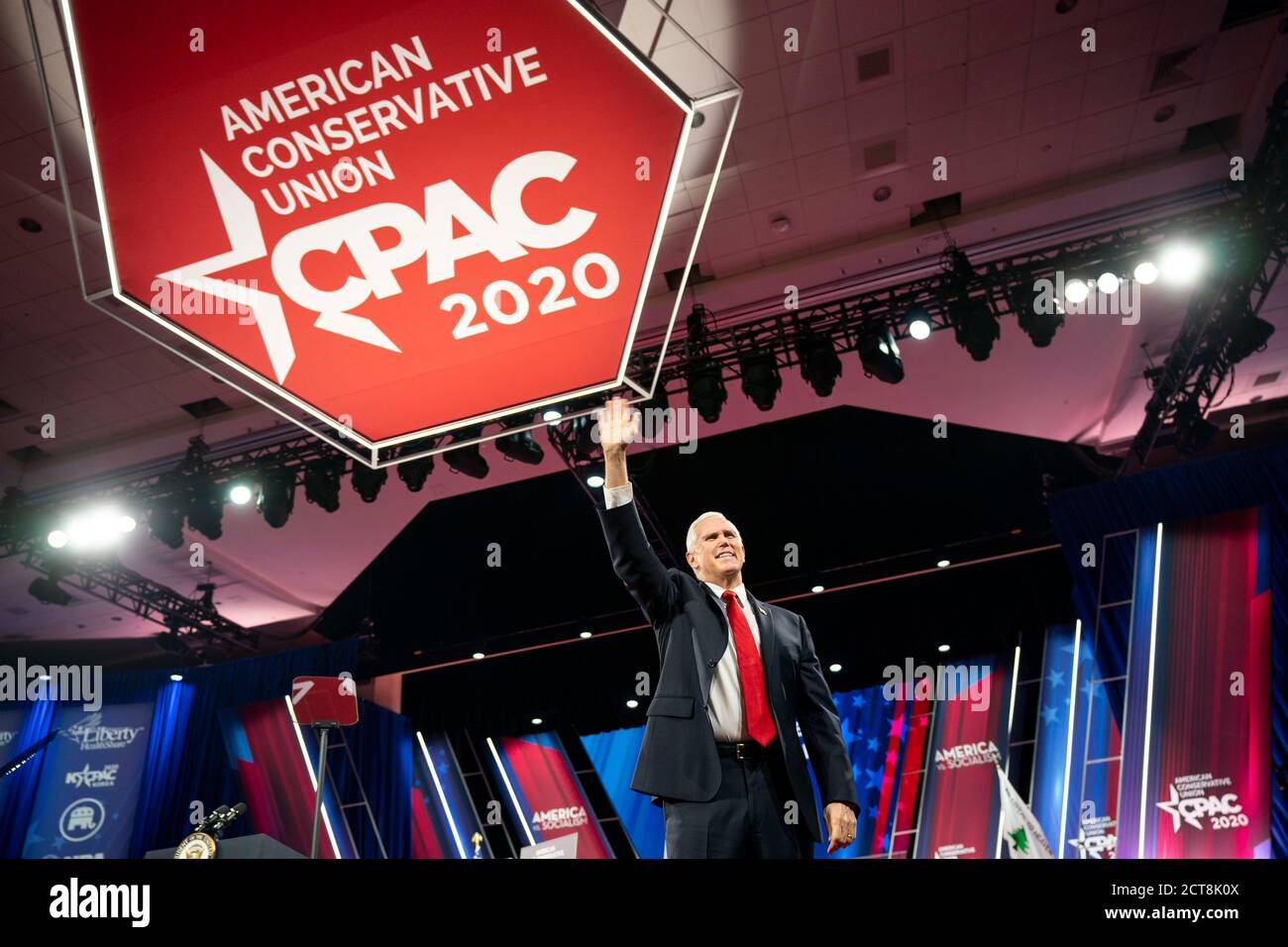 NATIONAL HARBOUR, MD, USA - 27. Februar 2020 - US-Vizepräsident Mike Pence hält am Donnerstag vor der Konferenz der Konservativen Politischen Aktion, Stockfoto