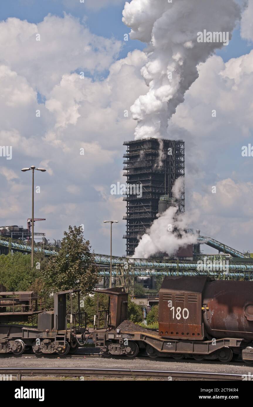 Deutschland, Nordrhein-Westfalen, Duisburg, Blick auf die Kokerei Schwelgern Stockfoto