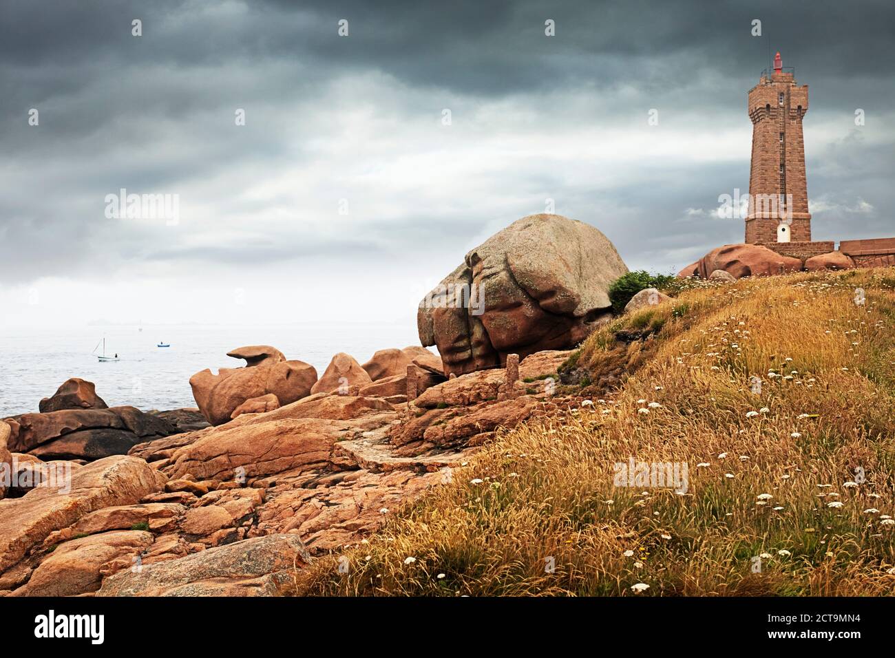 Frankreich, Bretagne, Perros-Guirec, Leuchtturm bedeuten Ruz Stockfoto