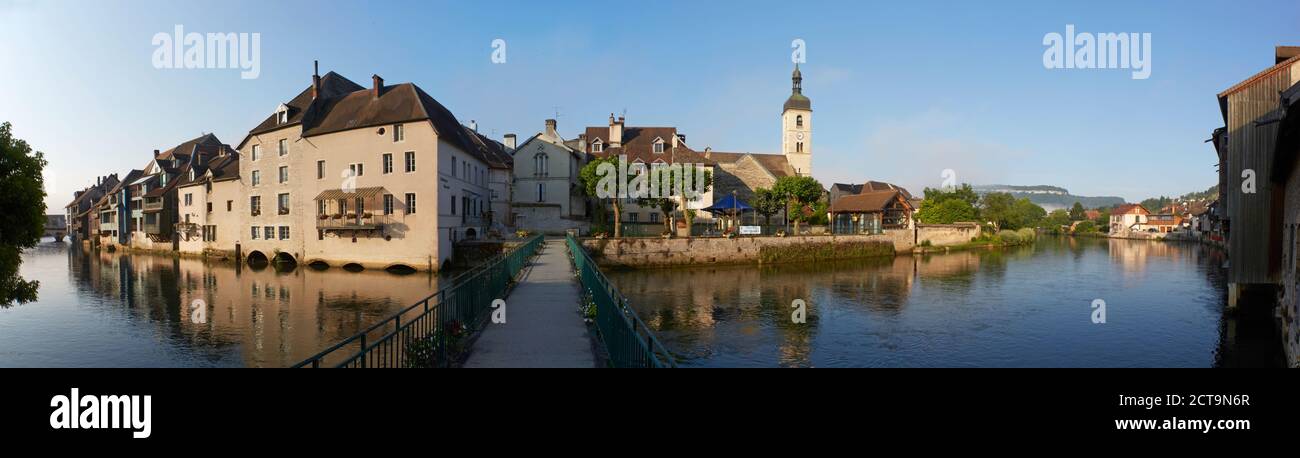 Frankreich, Blick auf Fluss Loue bei Ornans Stockfoto