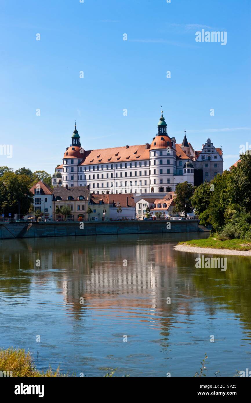 Deutschland, Bayern, Blick auf Schloss Neuburg Stockfoto