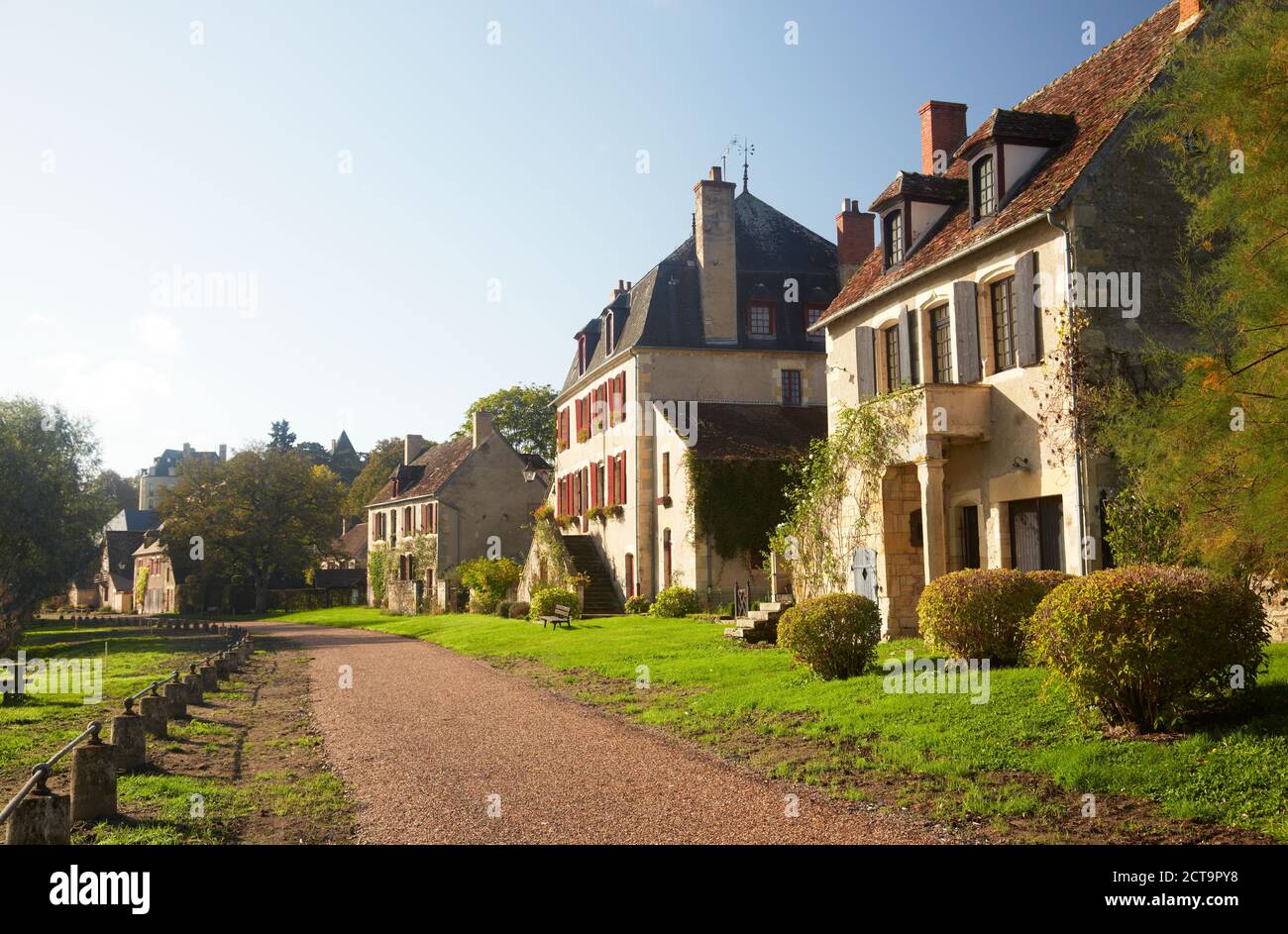 Frankreich, Departement Cher, Apremont-Sur-Allier, Wohnhäuser Stockfoto