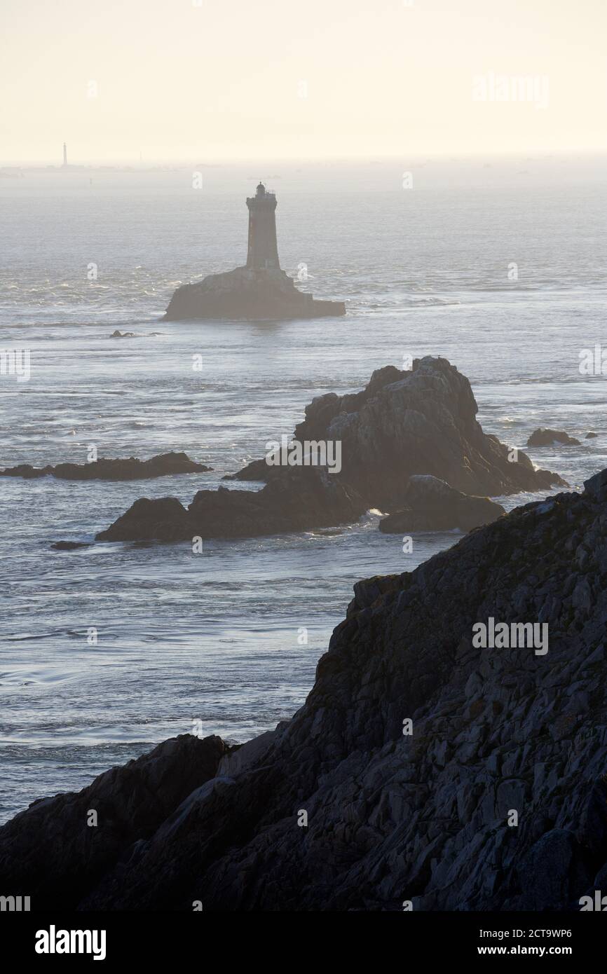 Frankreich, Bretagne, Finistere, Pointe du Raz, Leuchtturm Stockfoto